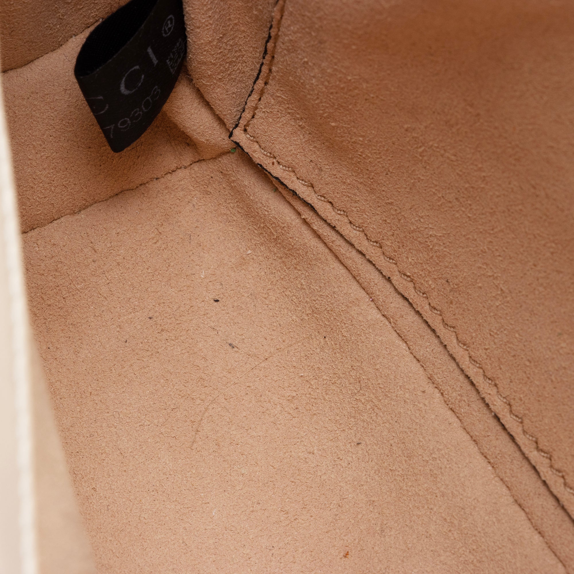 Gucci Matelasse Leather GG Marmont Mini Shoulder Bag (SHF-nrvxzd)