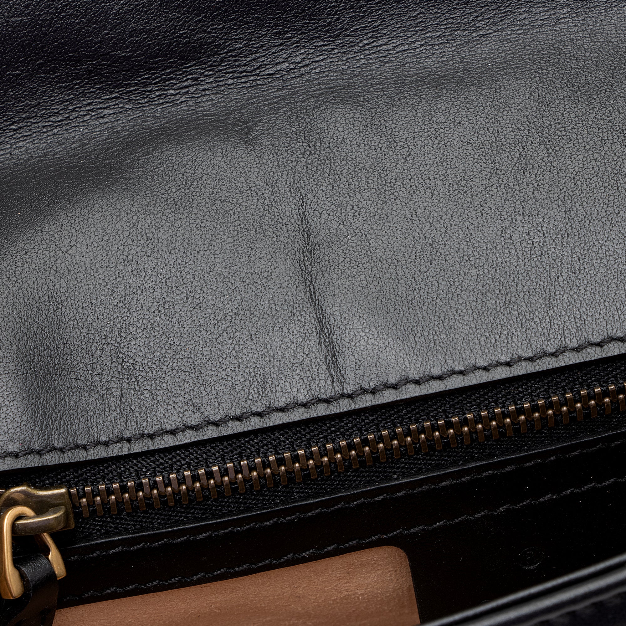 Gucci Matelasse Leather GG Marmont Small Bag (SHF-22300)