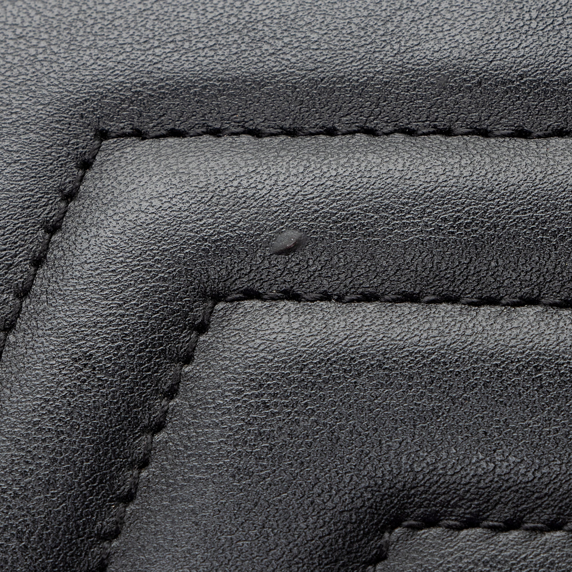 Gucci Matelasse Leather GG Marmont Small Bag (SHF-22300)