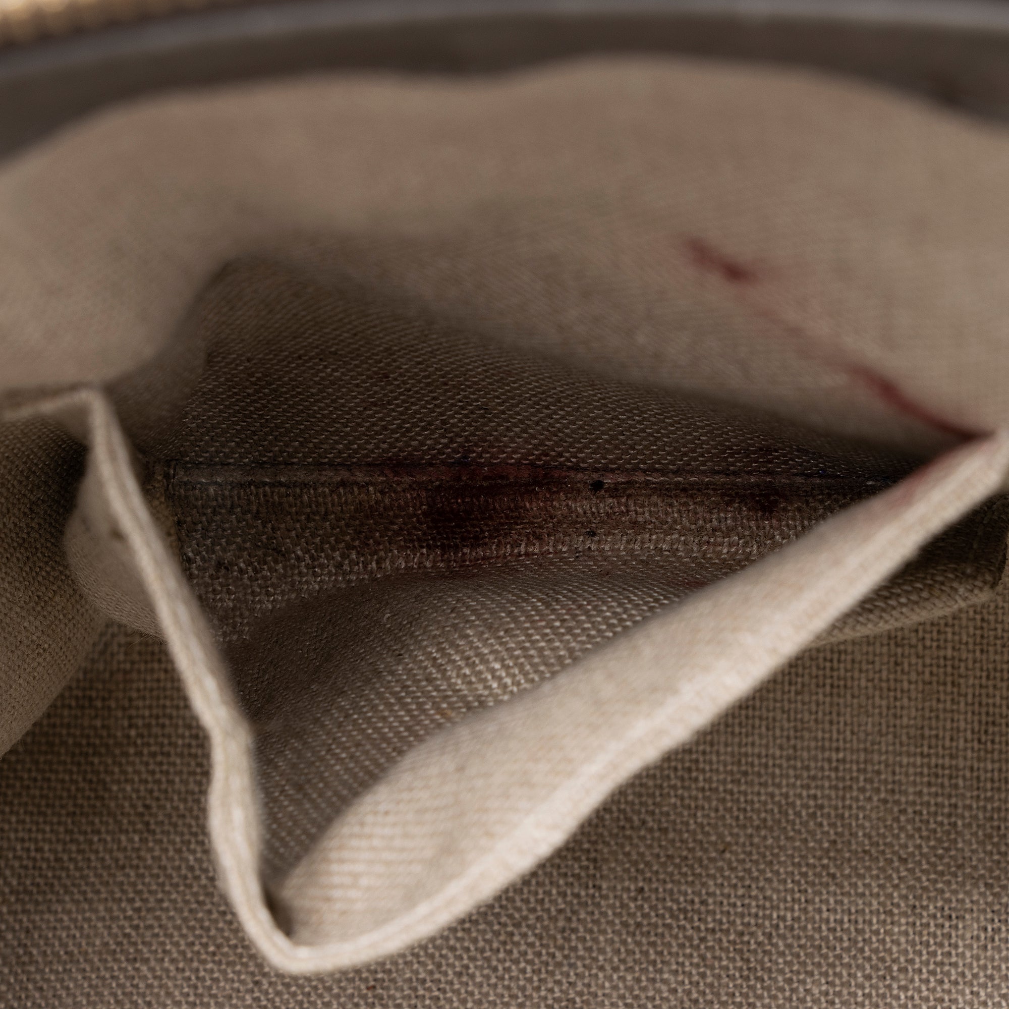 Gucci Microguccissima Leather Joy Medium Zip Tote (SHF-23570)