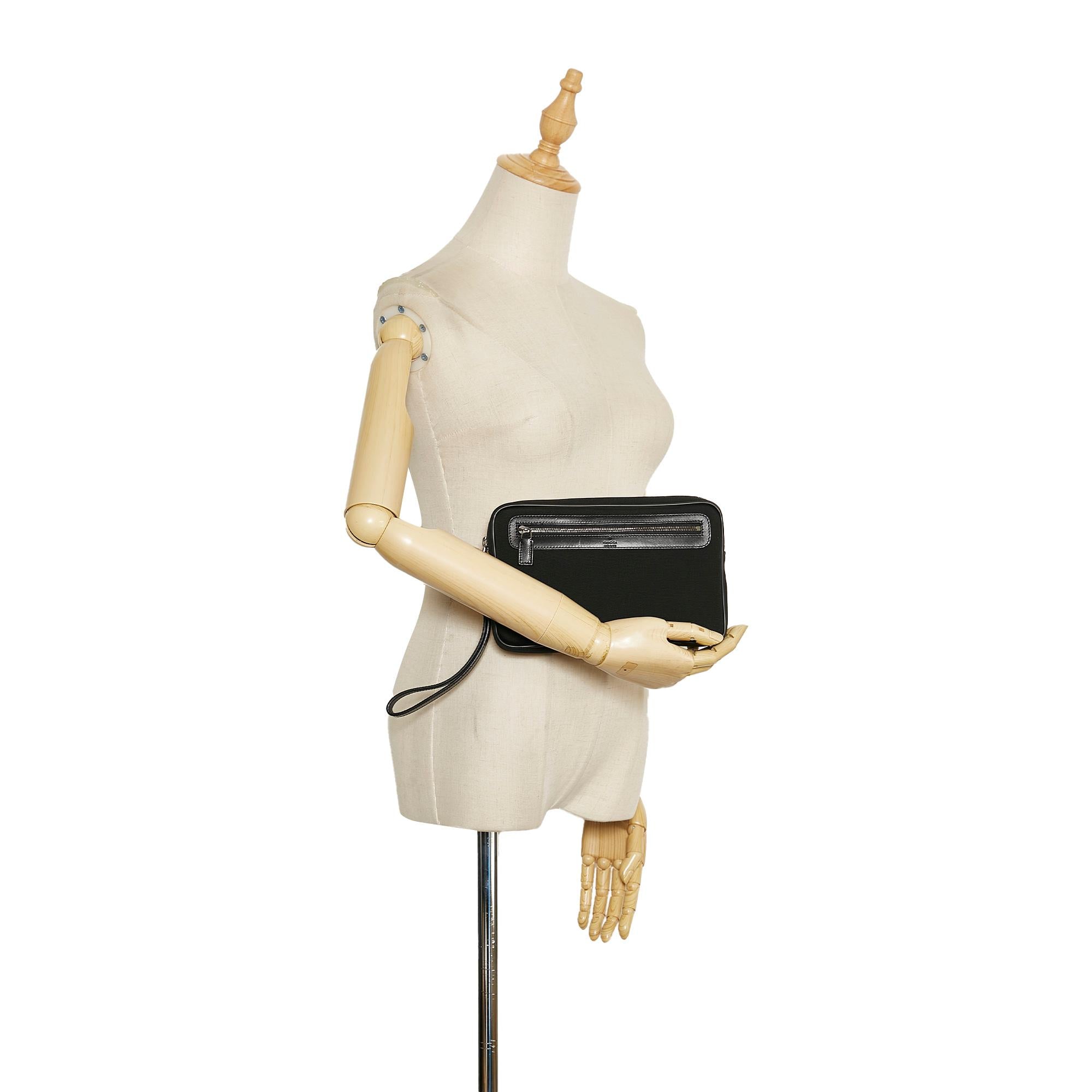 Gucci Nylon Clutch (SHG-36778)