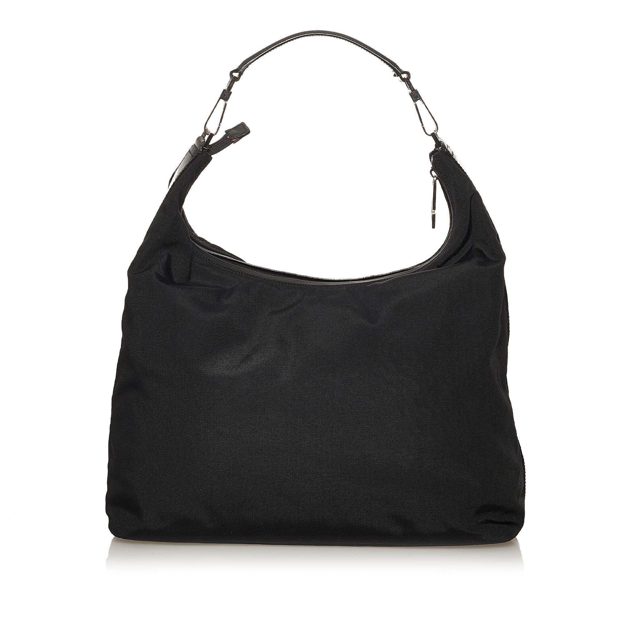 Gucci Nylon Shoulder Bag (SHG-29187)