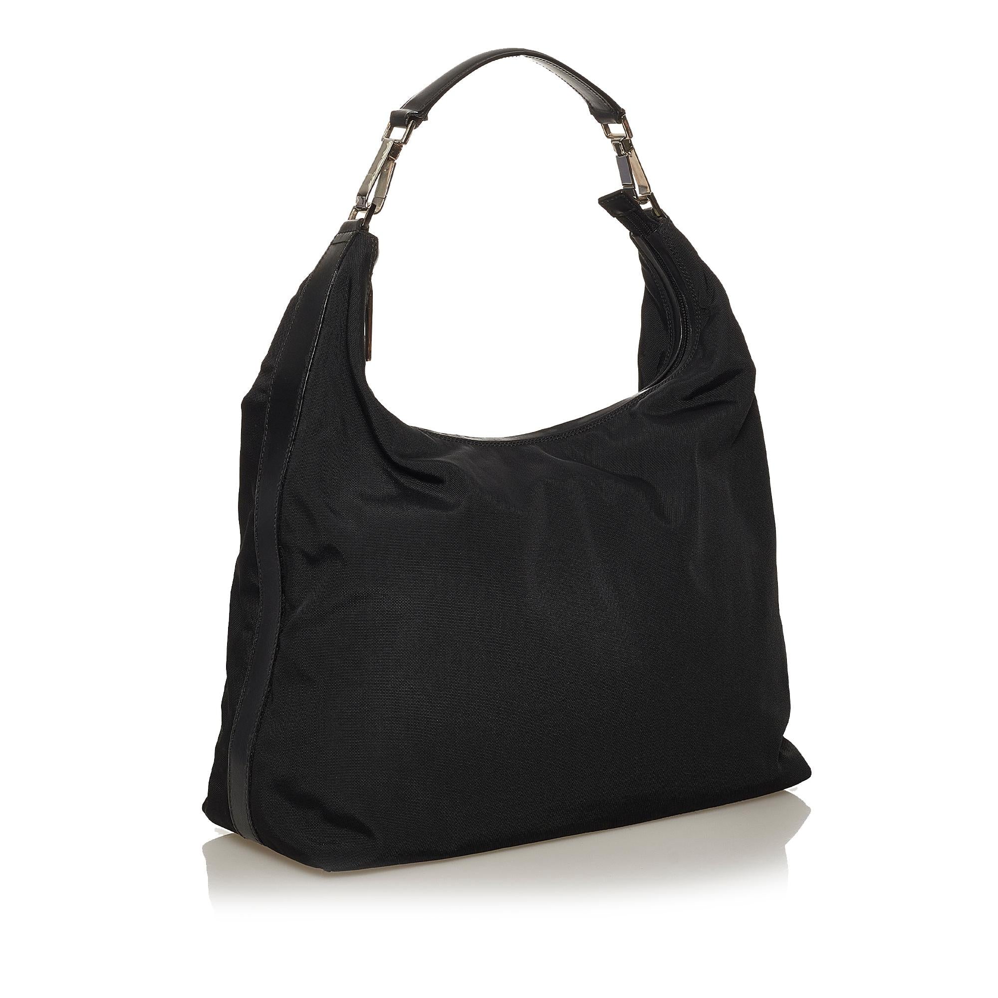 Gucci Nylon Shoulder Bag (SHG-29187)