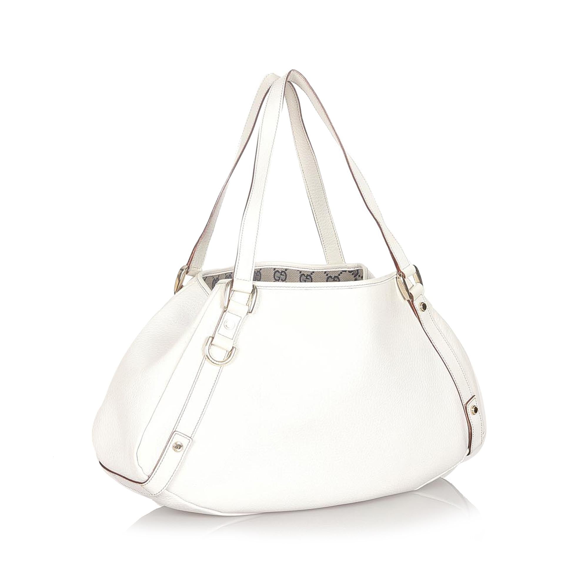 Gucci Pelham Leather Shoulder Bag (SHG-32455)