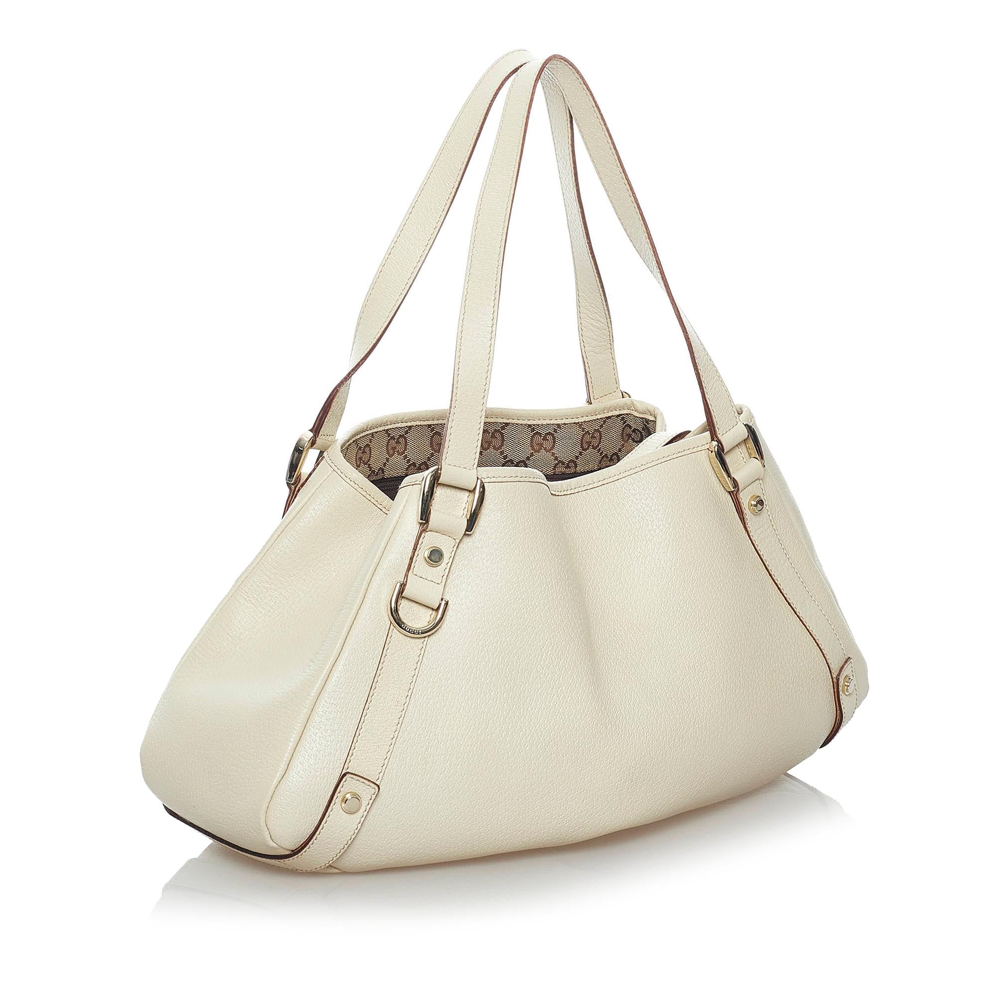 Gucci Pelham Leather Shoulder Bag (SHG-36144)