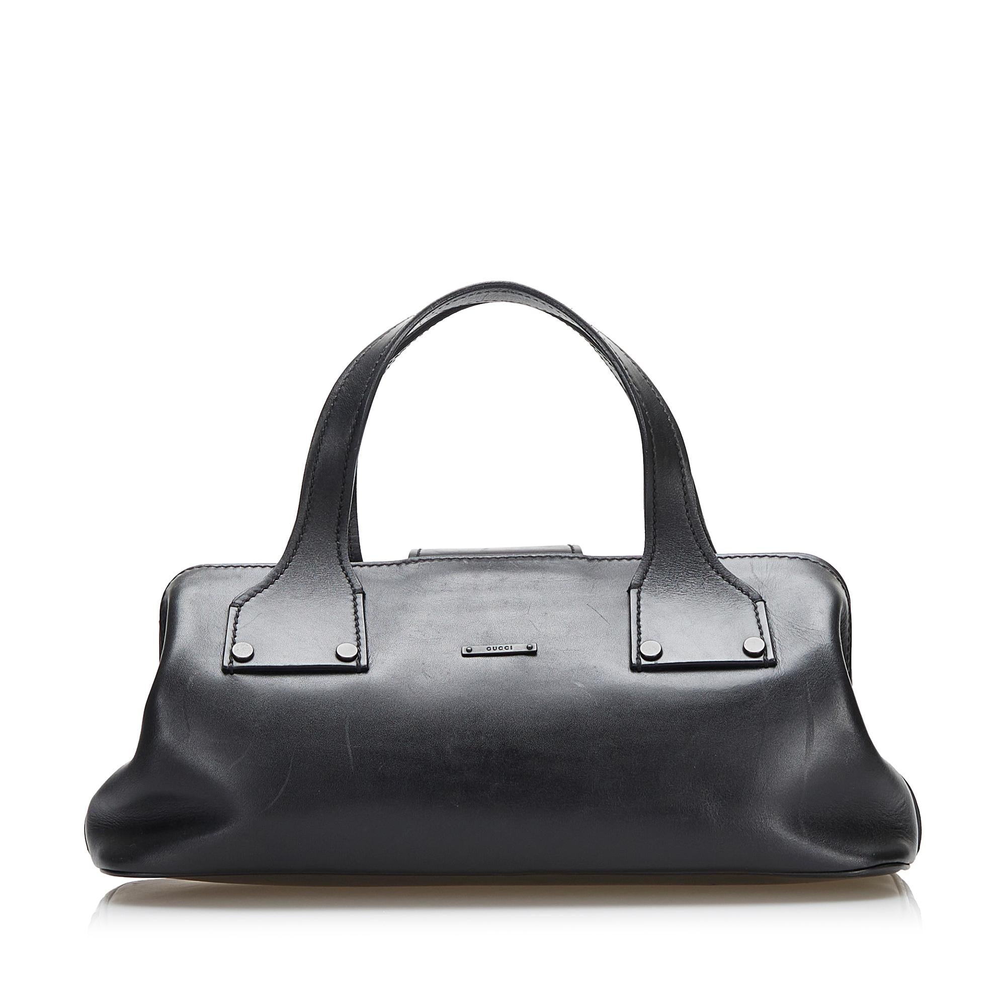 Gucci Wood Hook Closure Leather Handbag (SHG-36643)