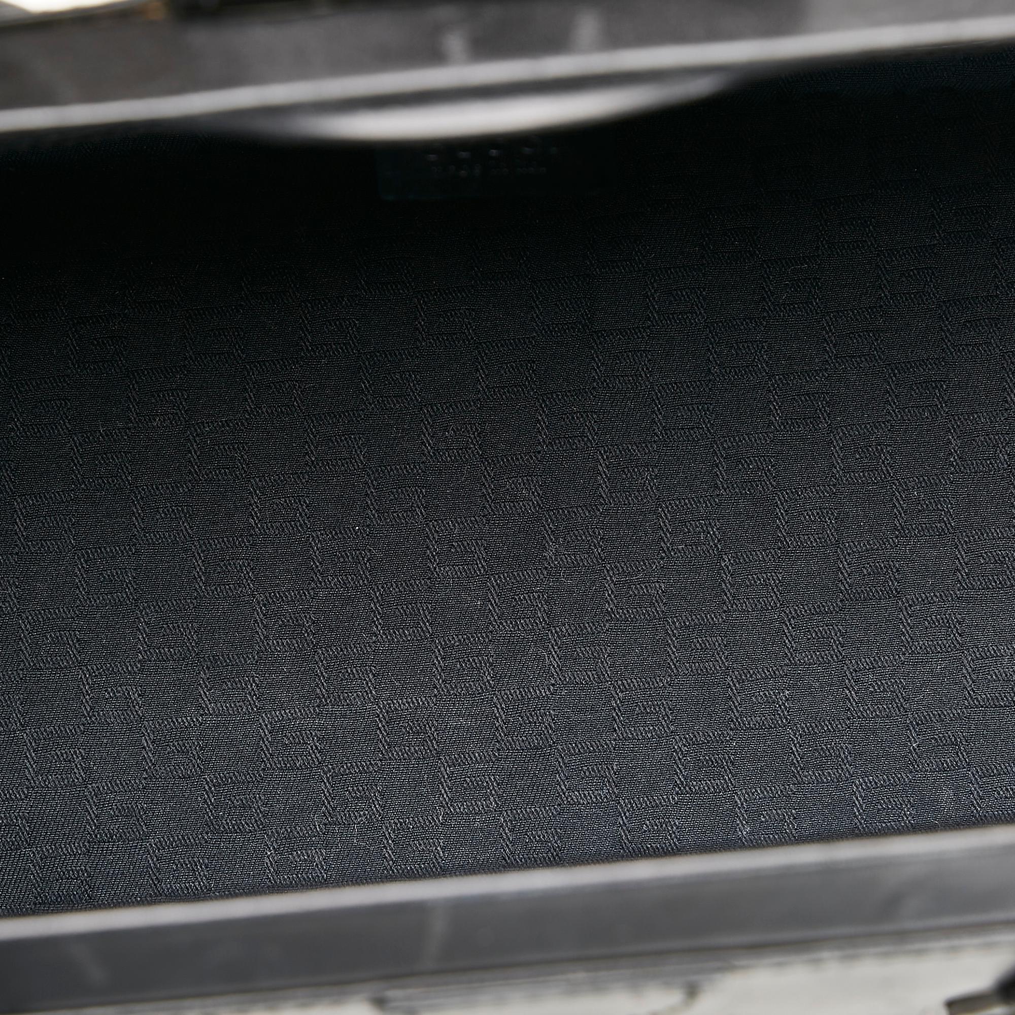 Gucci Wood Hook Closure Leather Handbag (SHG-36643)