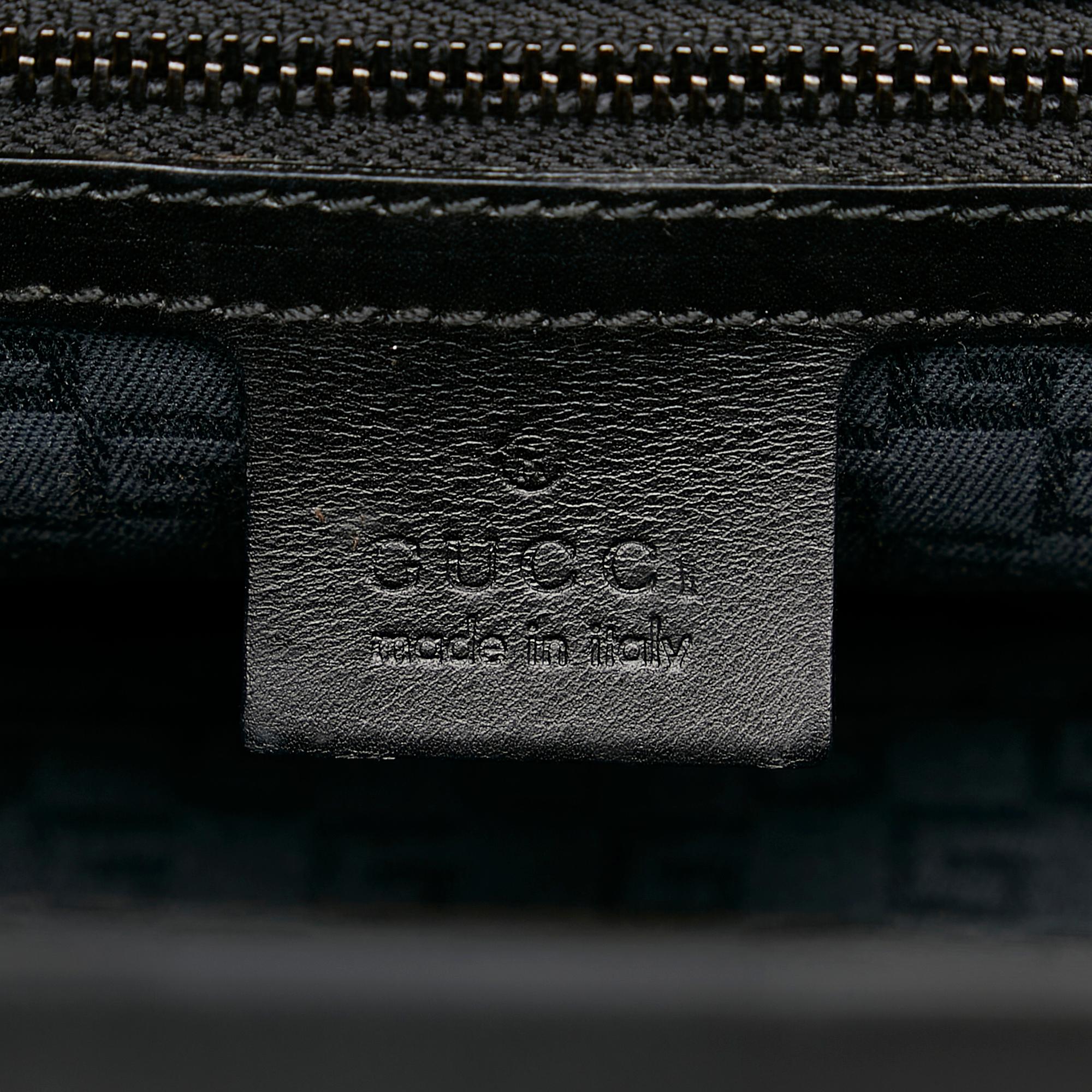 Gucci Wood Hook Closure Leather Handbag (SHG-36643)