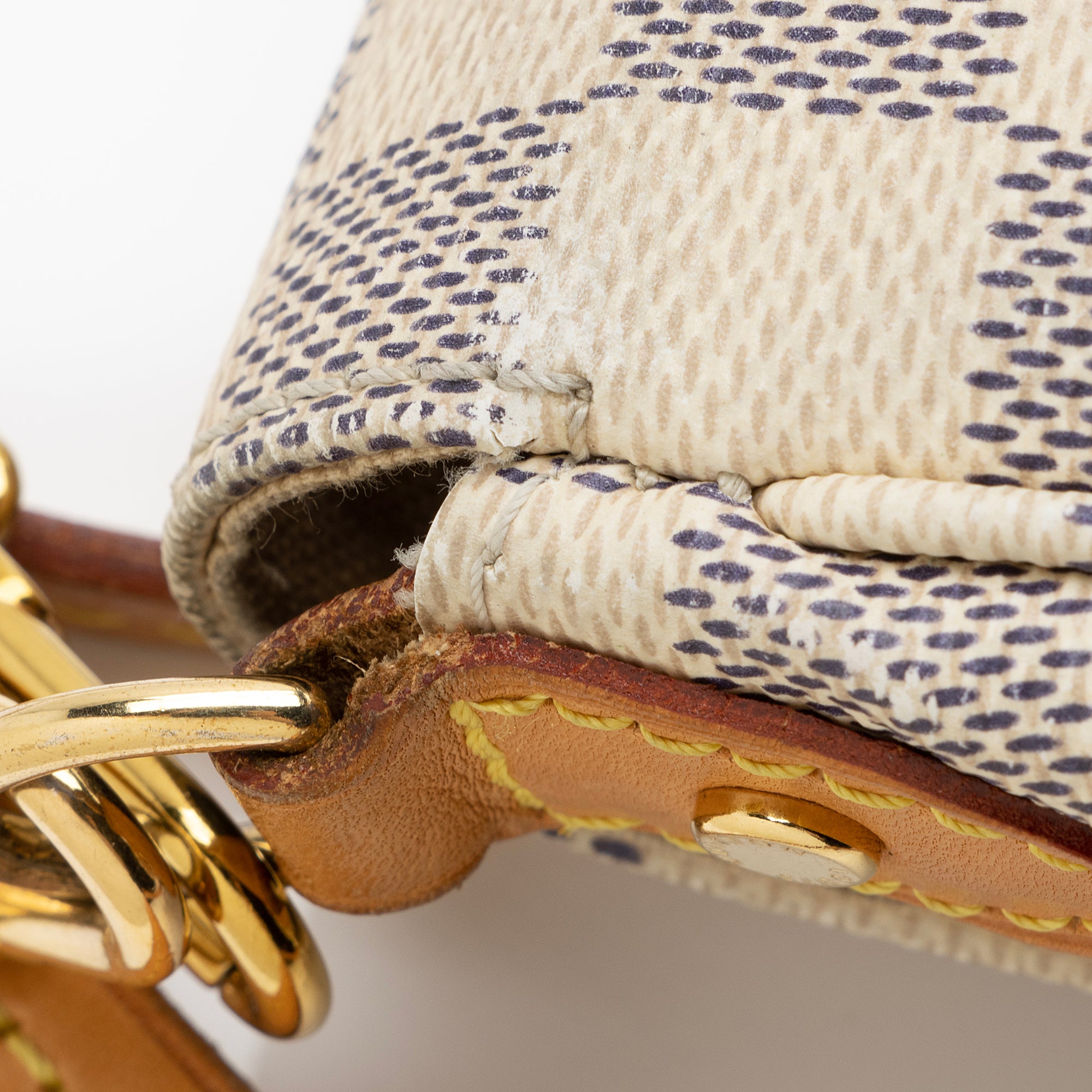 Louis Vuitton Damier Azur Favorite MM Shoulder Bag (SHF-Qu1qkL)