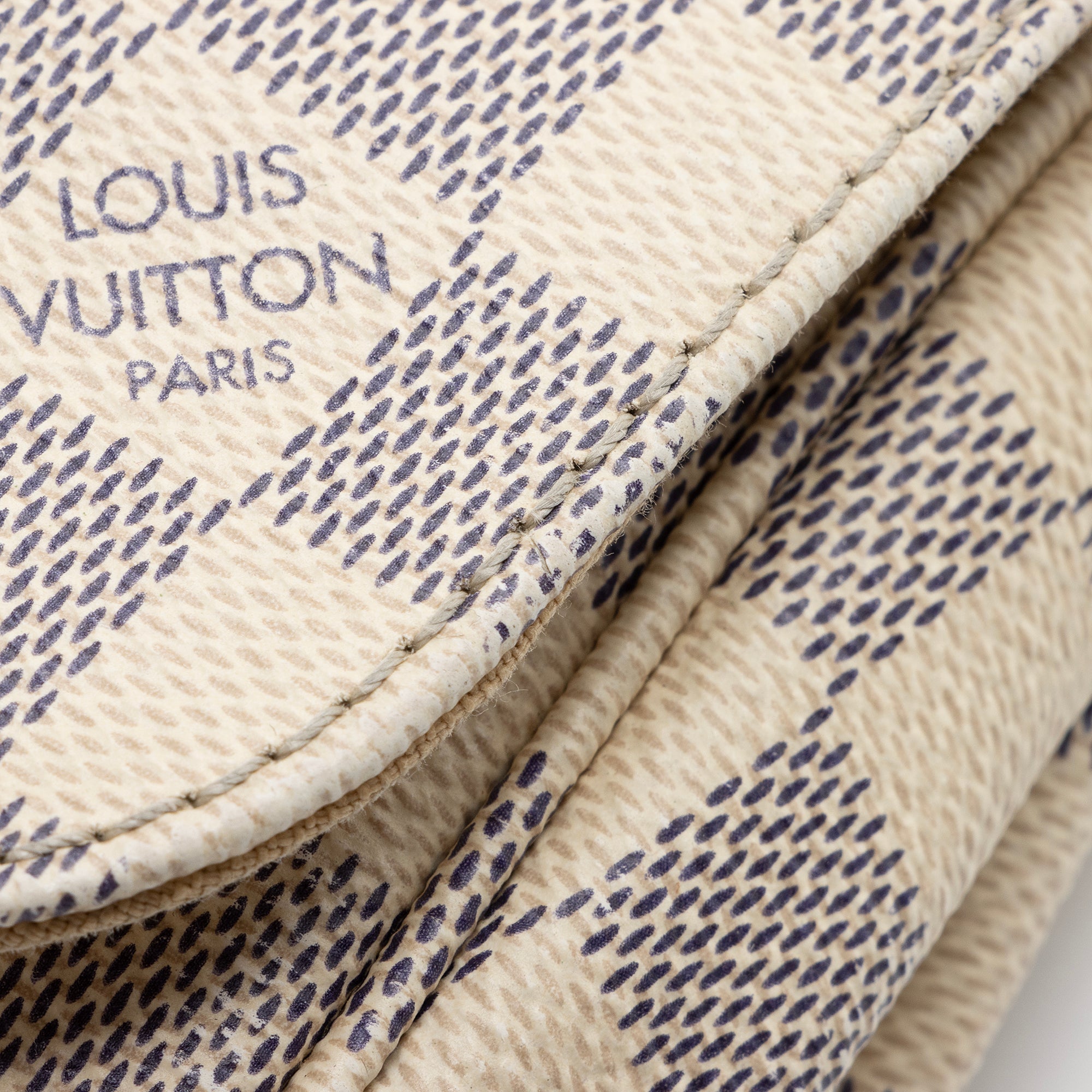 Louis Vuitton Damier Azur Favorite MM Shoulder Bag (SHF-Qu1qkL)