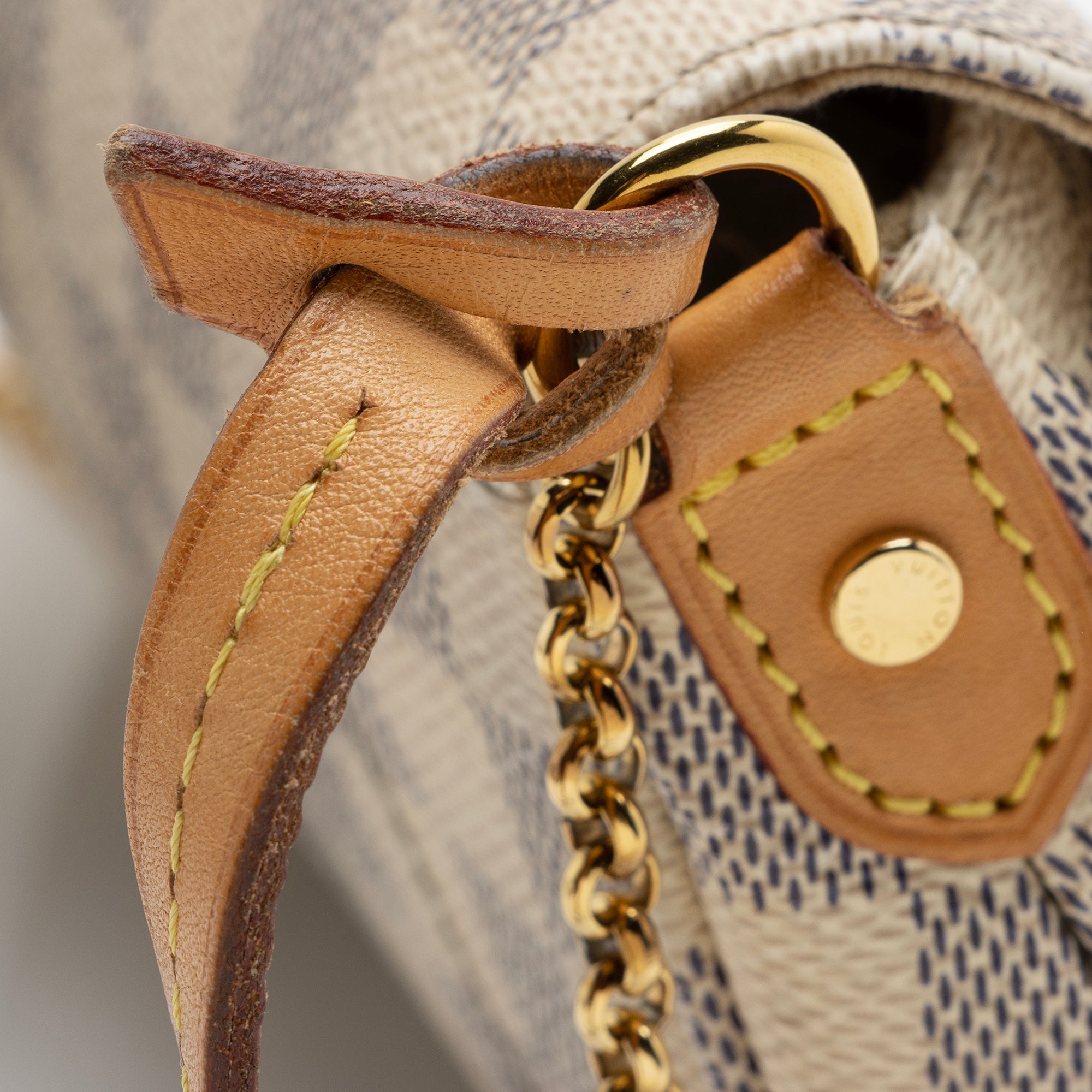 Louis Vuitton Damier Azur Favorite MM Shoulder Bag (SHF-Qu1qkL)