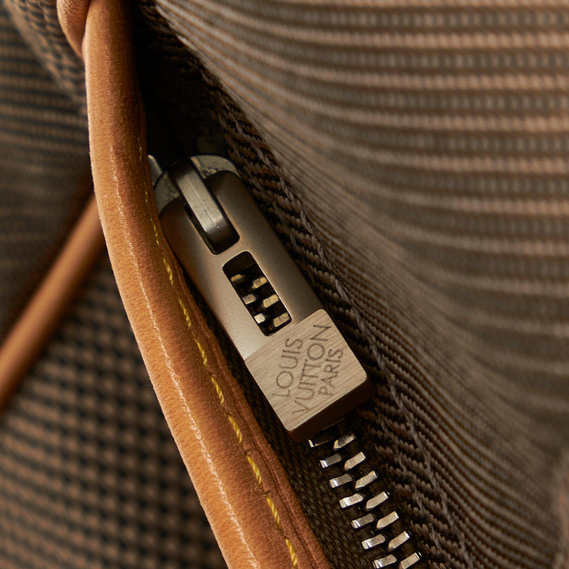 Louis Vuitton Damier Geant Terre Messenger Bag (SHG-25810)