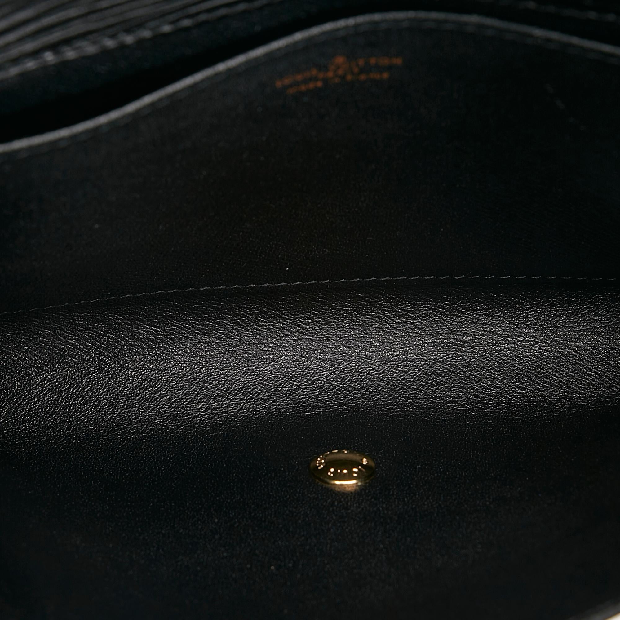 Louis Vuitton Epi Art Deco Clutch (SHG-v9Z15f)