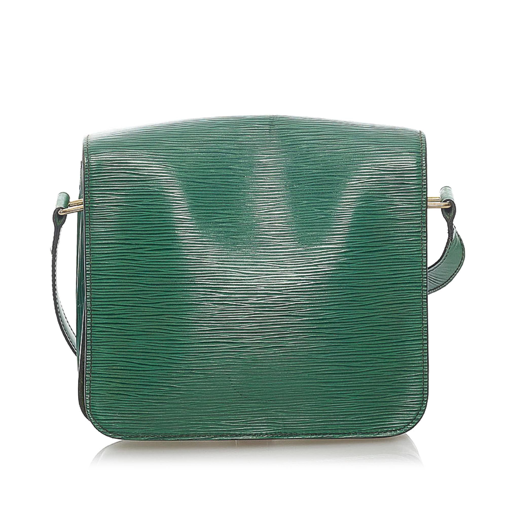 Louis Vuitton Epi Cartouchiere MM (SHG-34784)