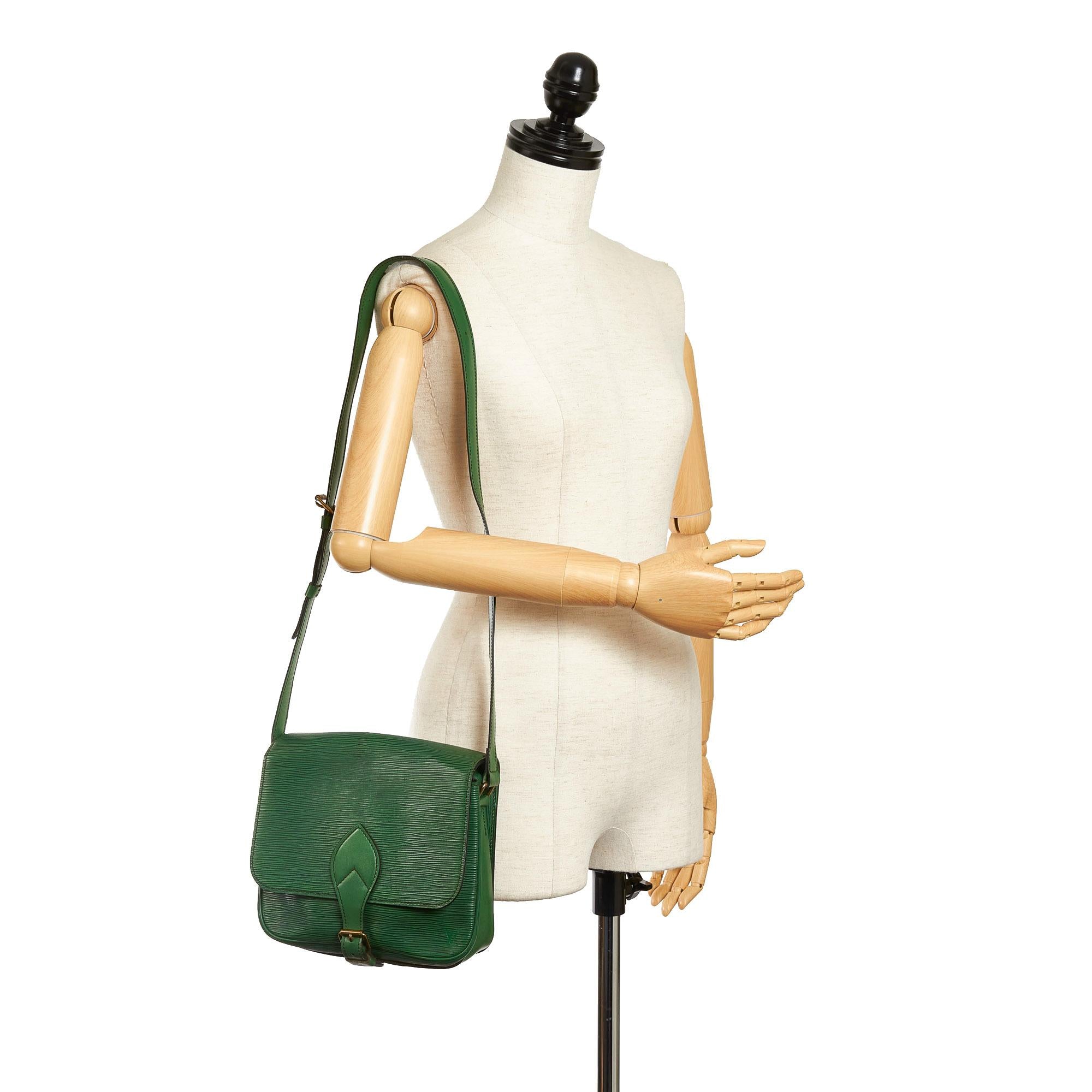 Louis Vuitton Epi Cartouchiere MM (SHG-34784)