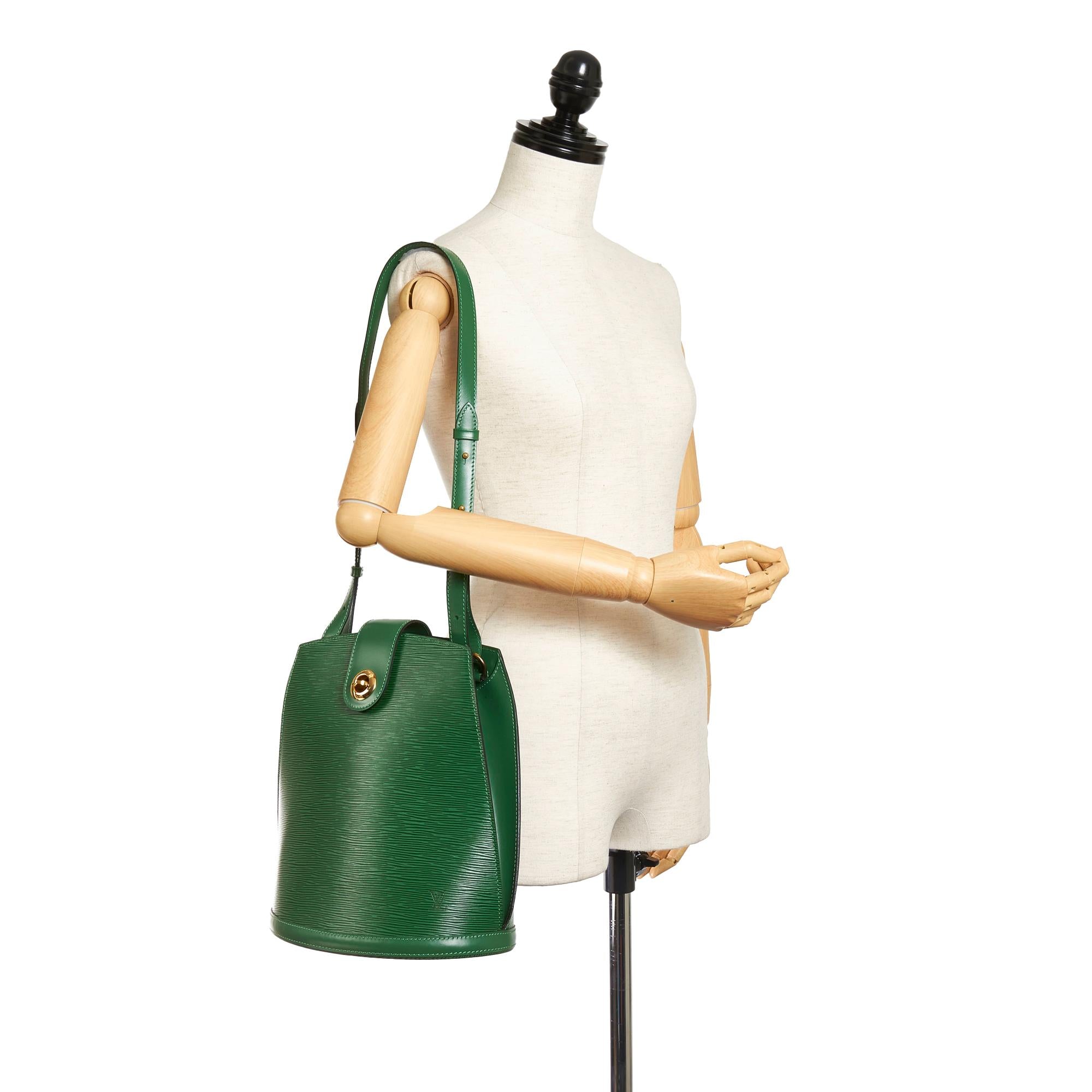 Louis Vuitton Epi Cluny (SHG-27880)