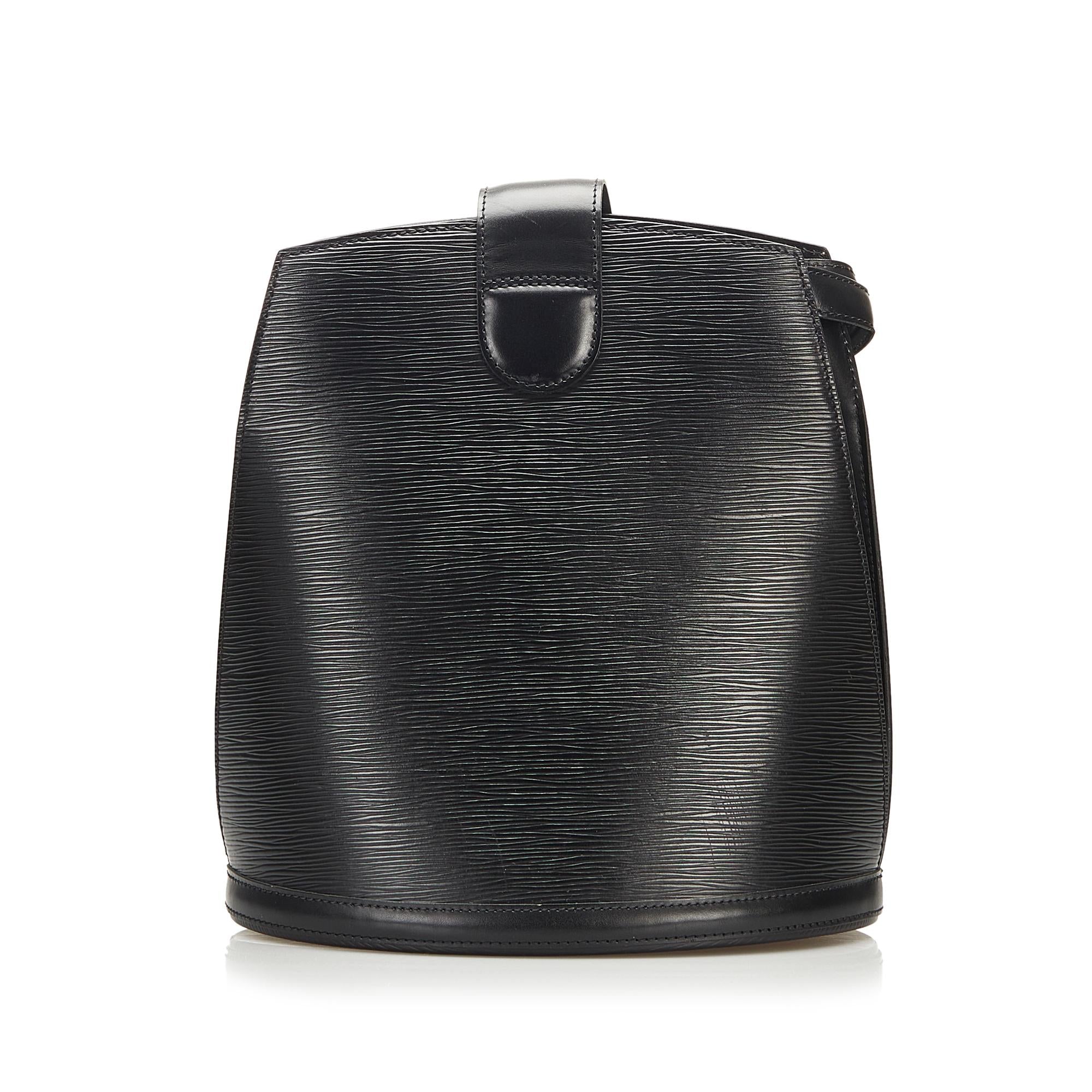 Louis Vuitton Epi Cluny (SHG-35105)