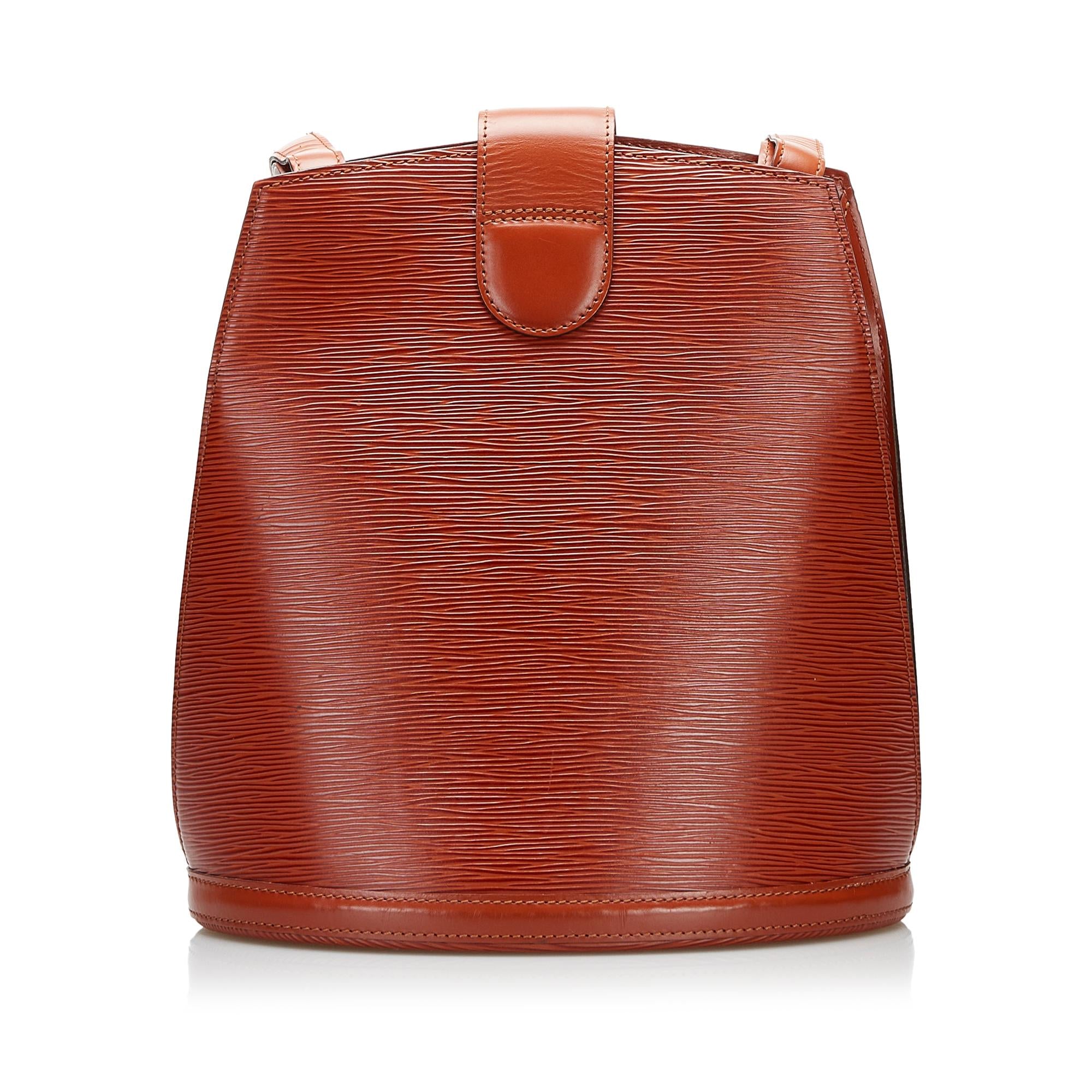 Louis Vuitton Epi Cluny (SHG-37966)