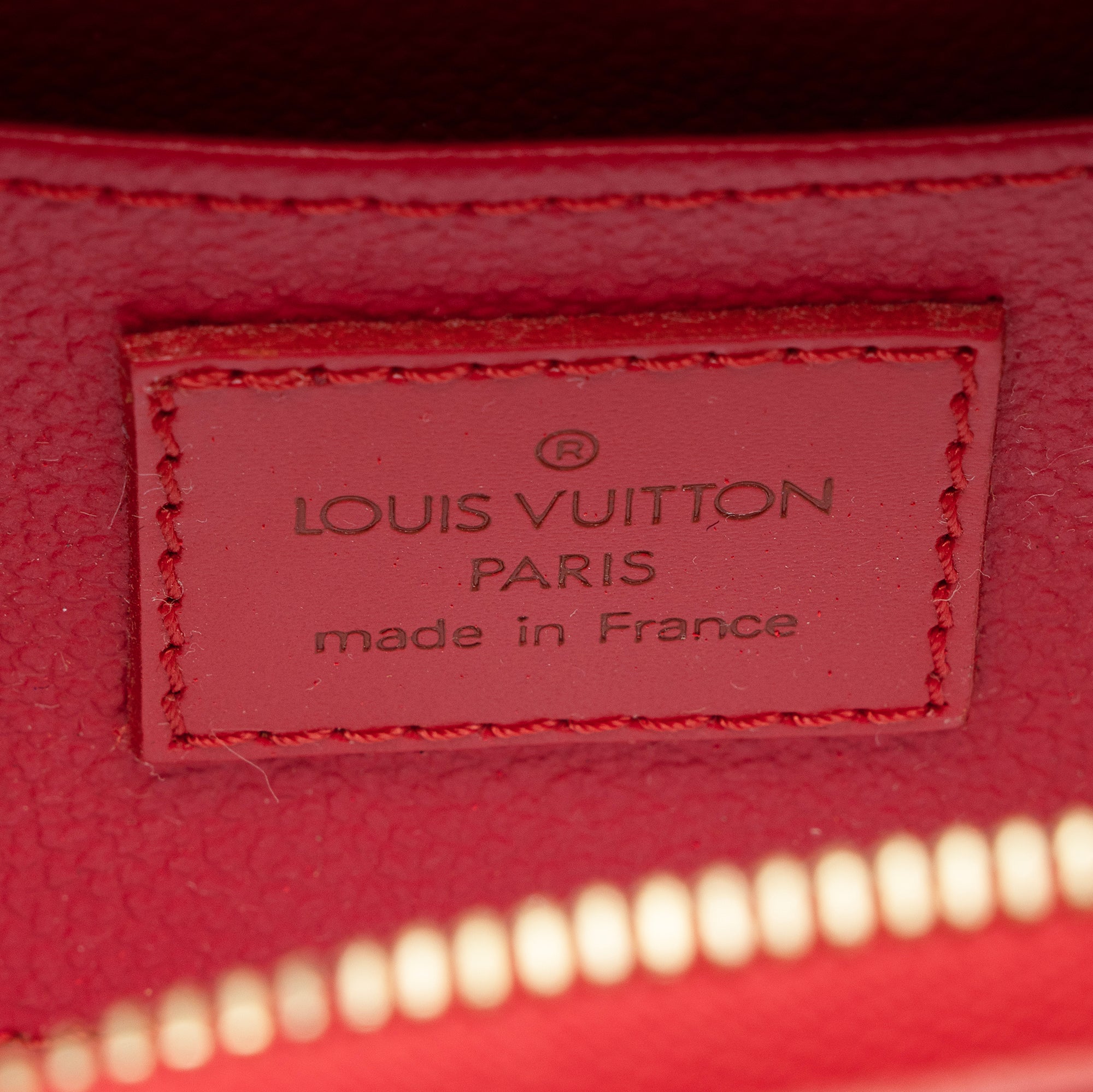 Louis Vuitton Epi Leather Cosmetic Pouch (SHF-23112)