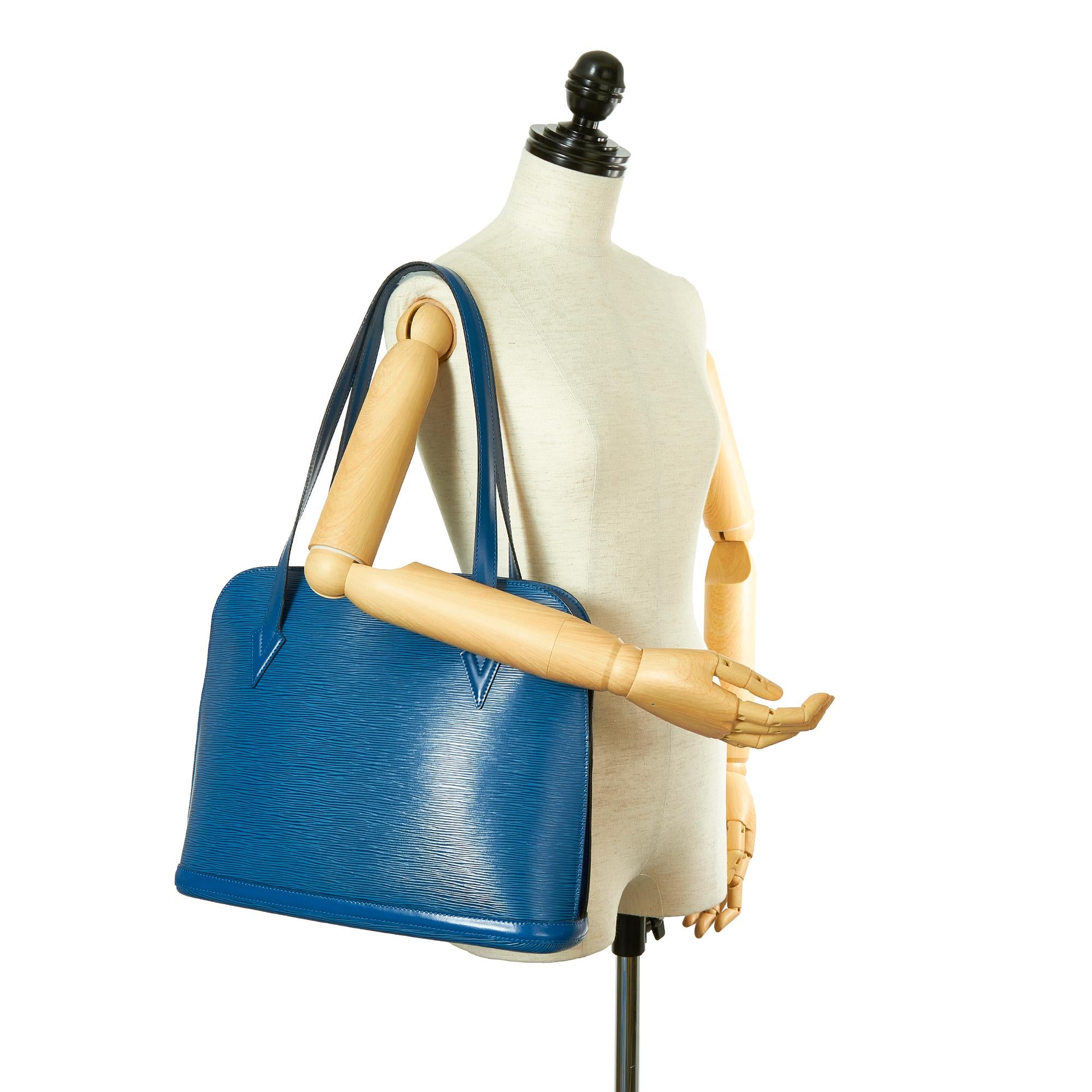 Louis Vuitton Epi Lussac (SHG-24486)