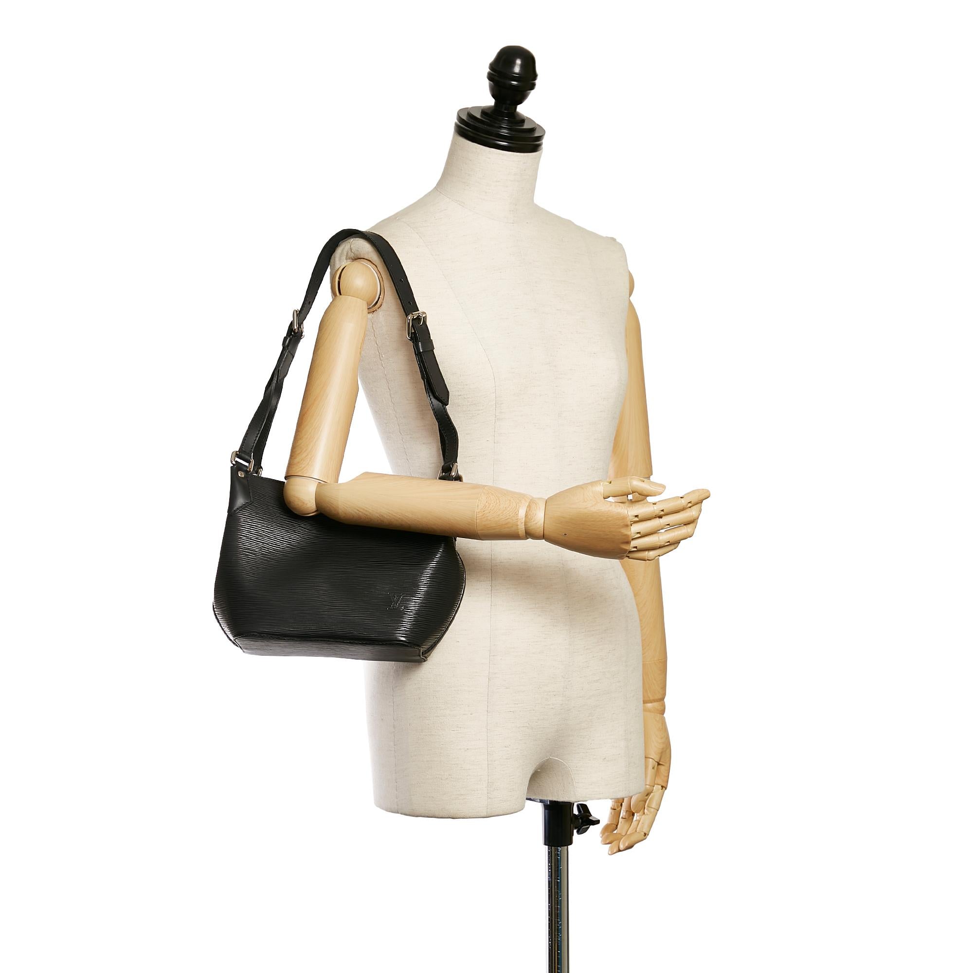 Louis Vuitton Epi Mandara PM (SHG-32449)