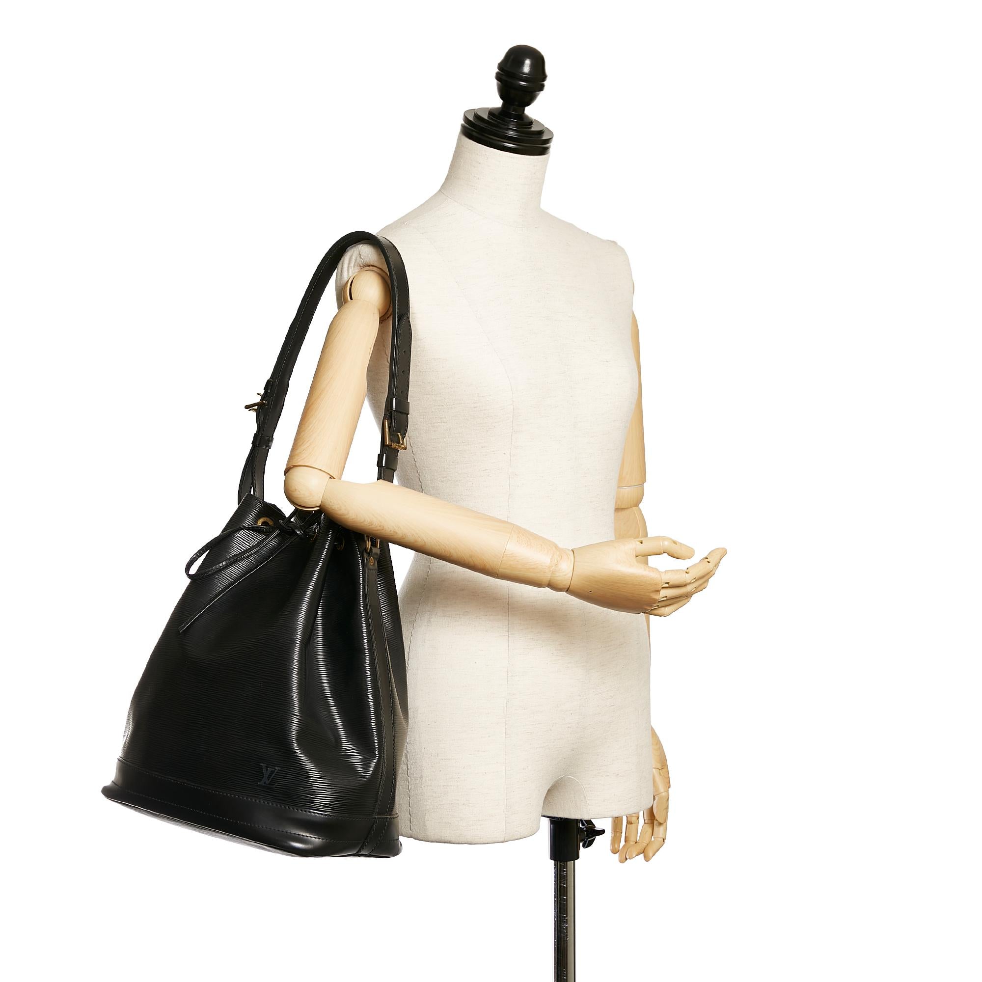 Louis Vuitton Epi Noe (SHG-28336)