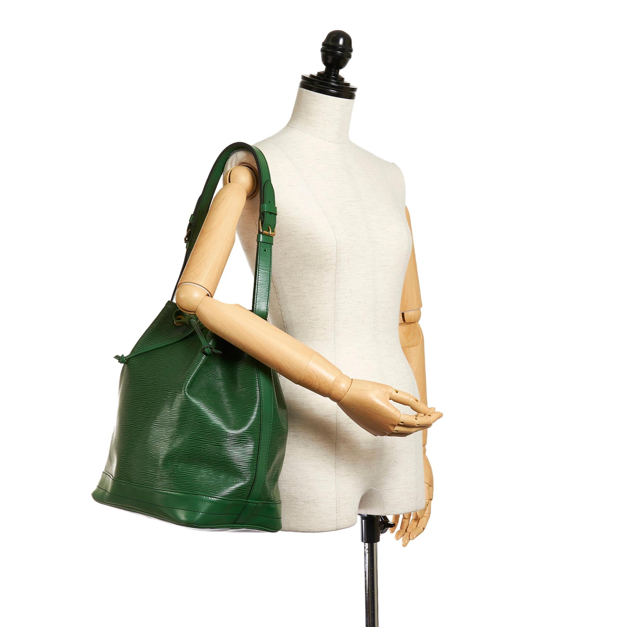 Louis Vuitton Epi Noe (SHG-28491)