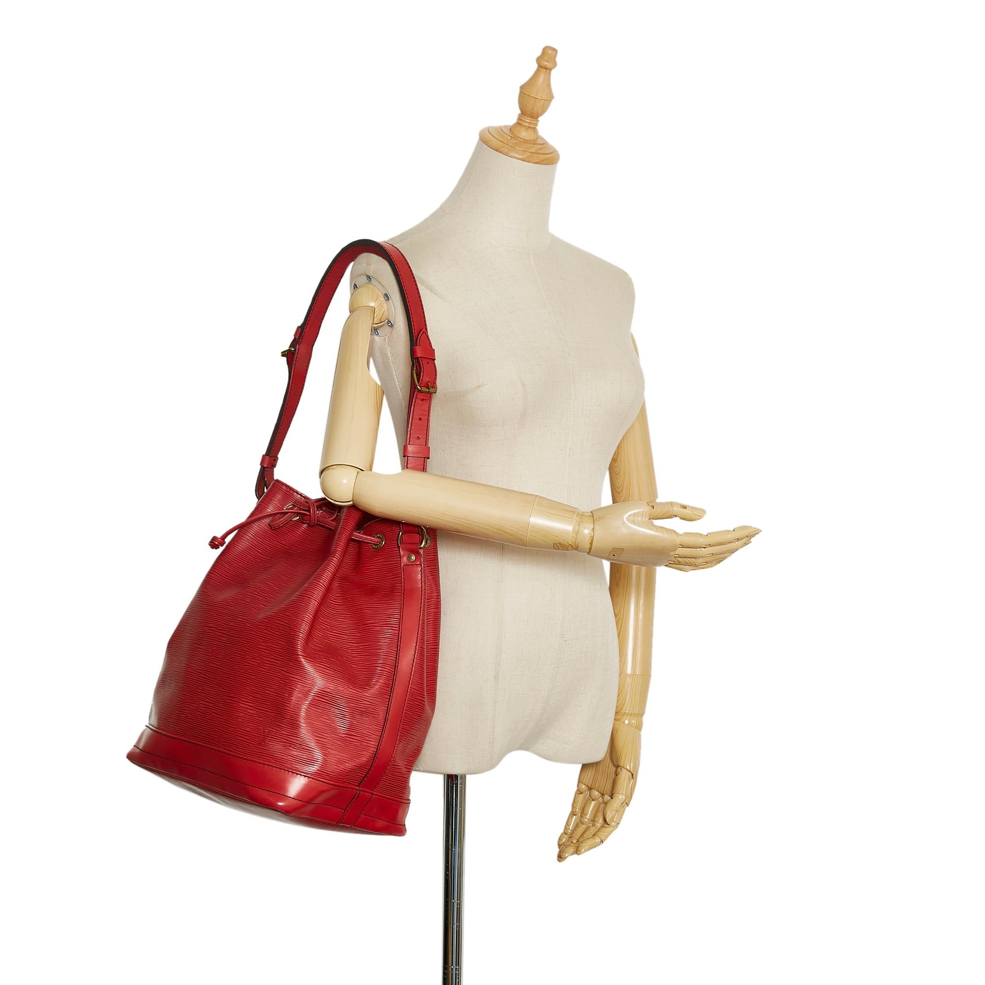 Louis Vuitton Epi Noe (SHG-37837)