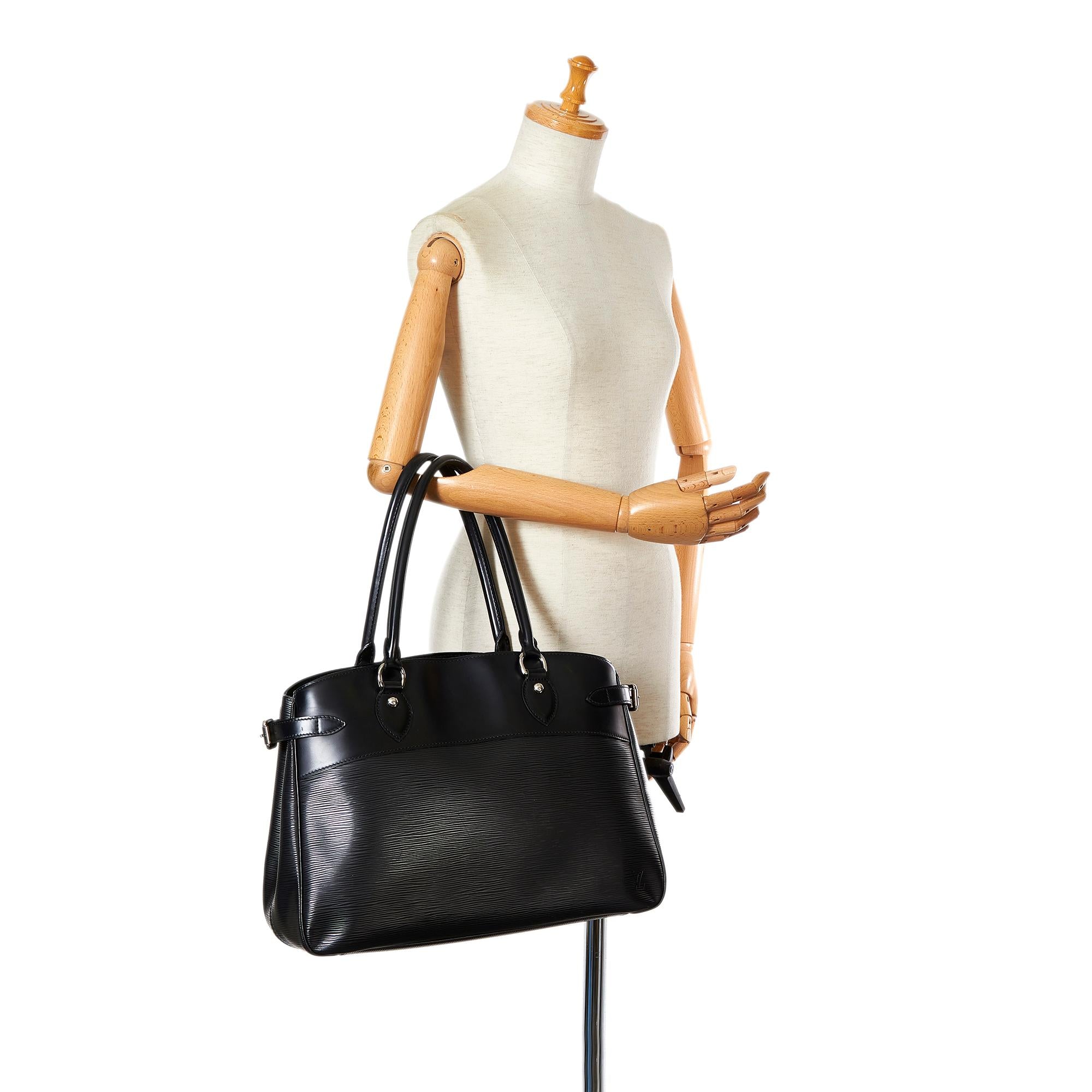 Louis Vuitton Epi Passy PM (SHG-26074)