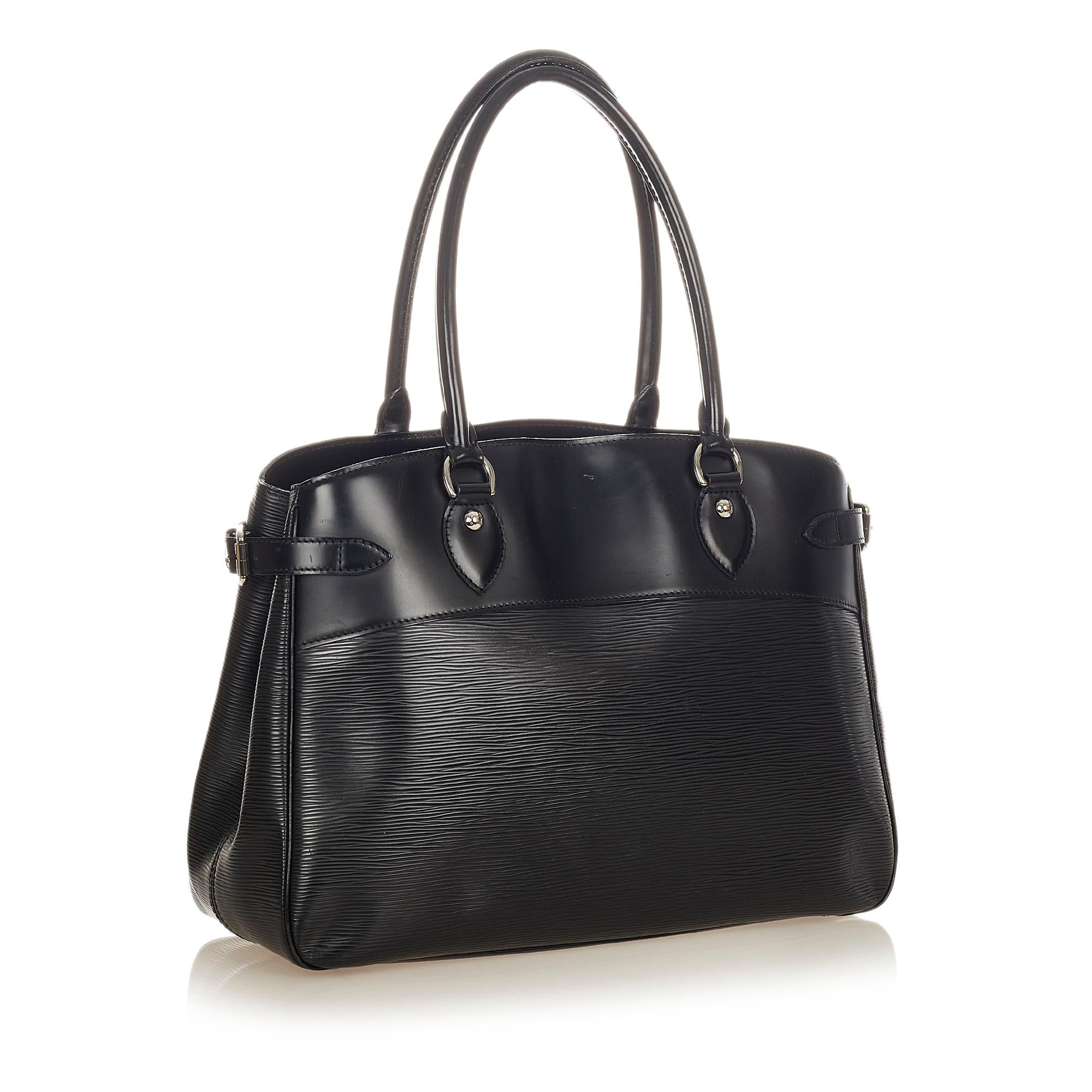 Louis Vuitton Epi Passy PM (SHG-26074)