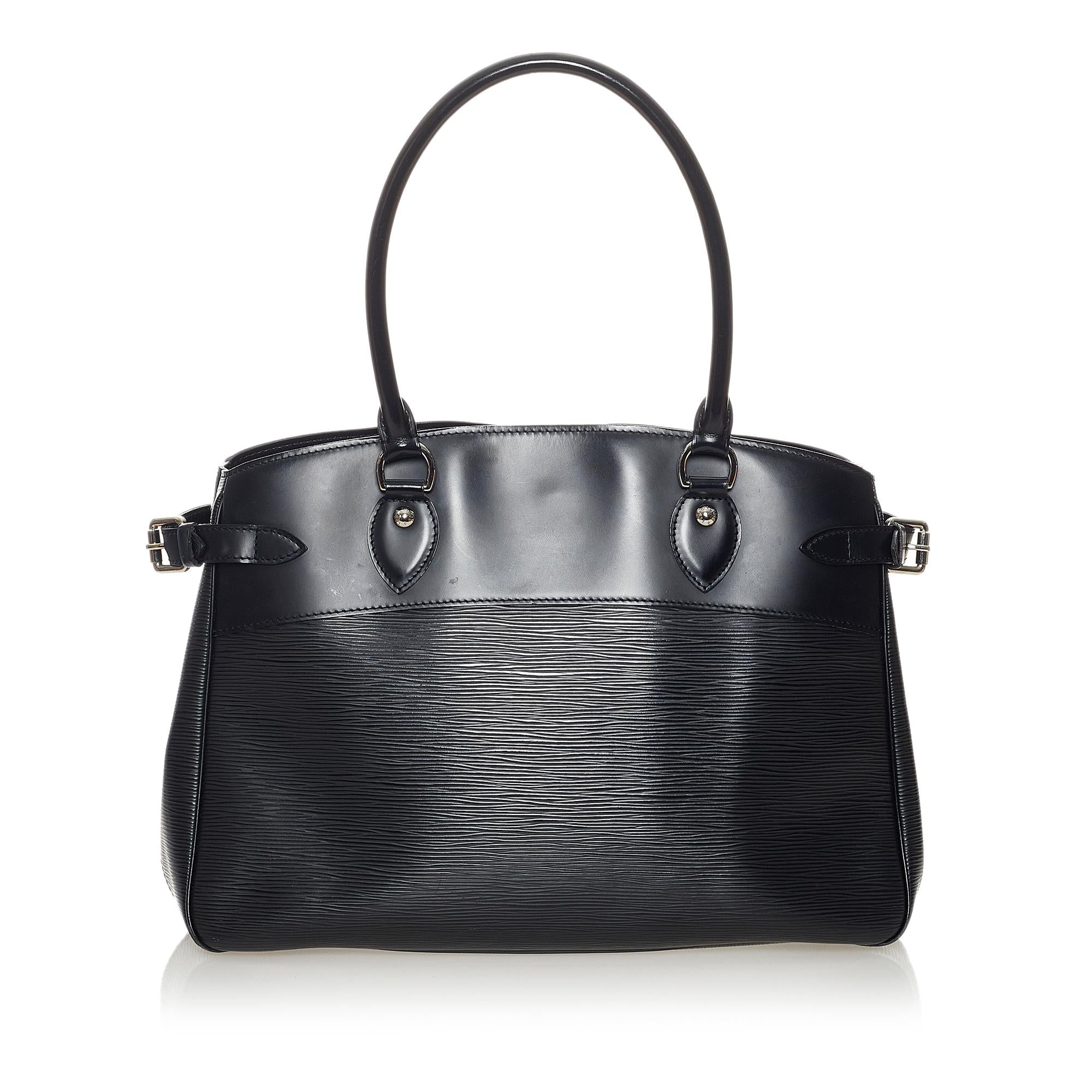 Louis Vuitton Epi Passy PM (SHG-28206)