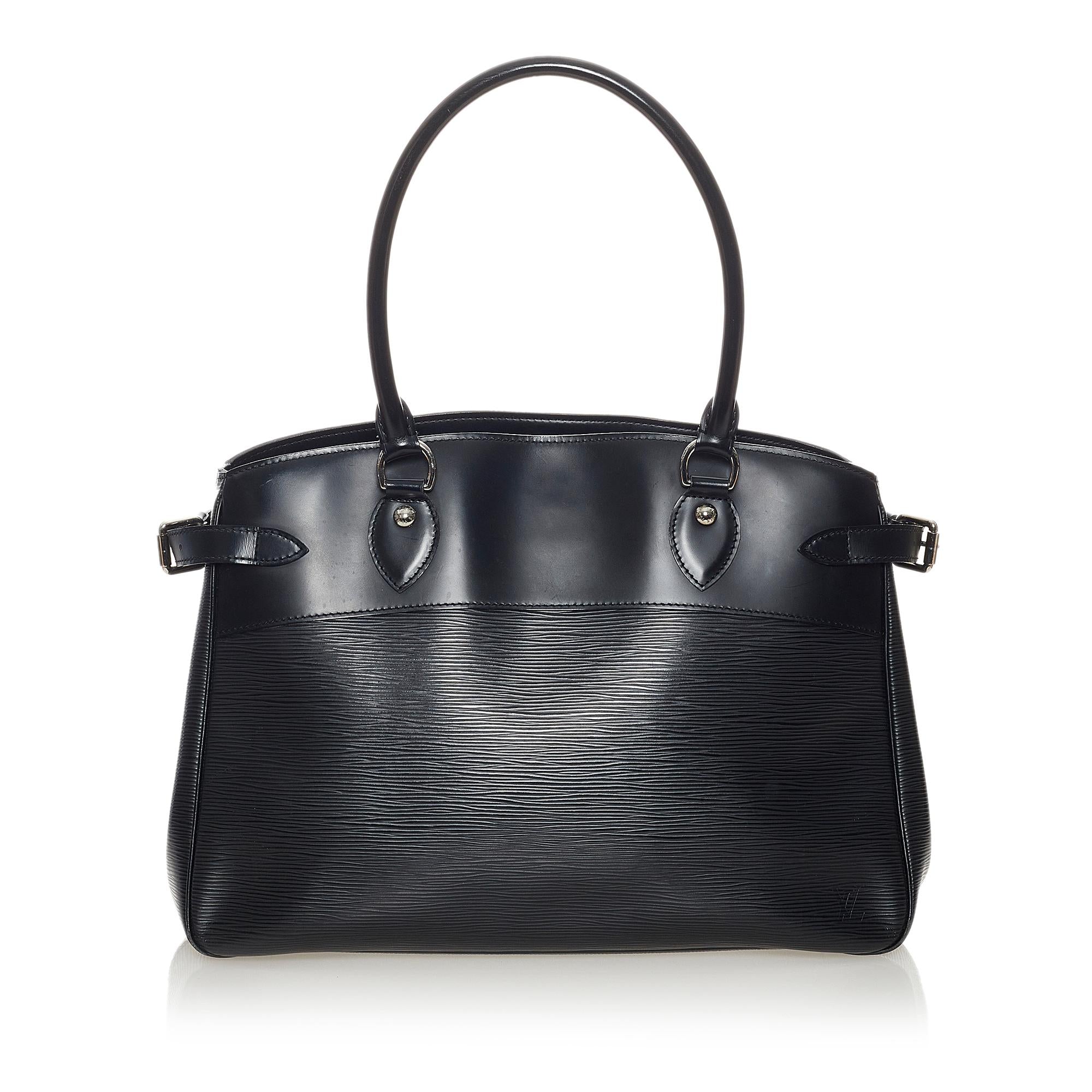 Louis Vuitton Epi Passy PM (SHG-28206)