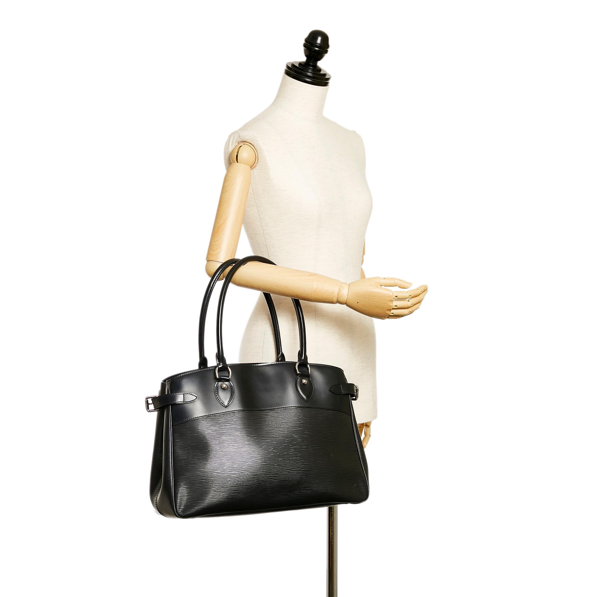 Louis Vuitton Epi Passy PM (SHG-28206)