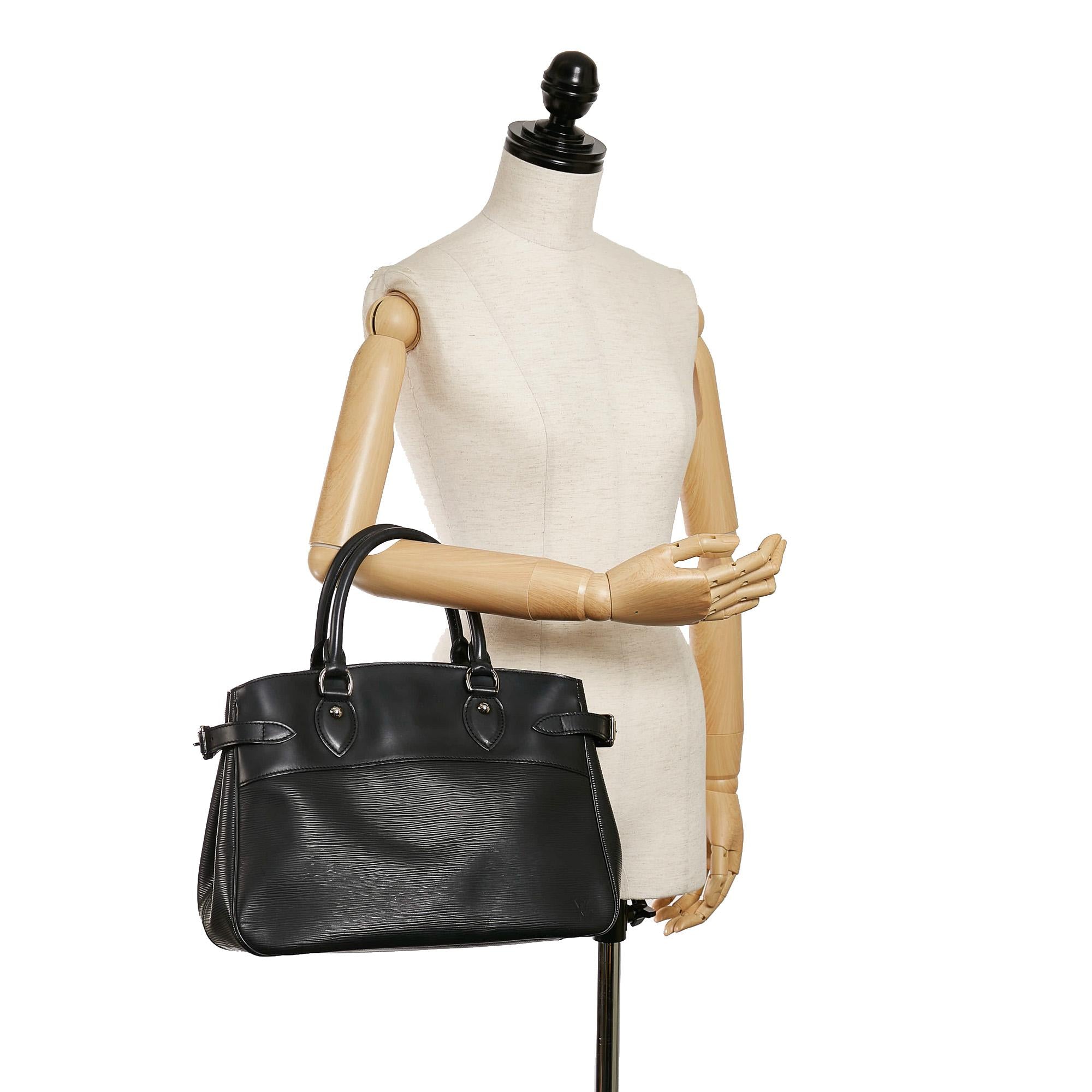 Louis Vuitton Epi Passy PM (SHG-30394)