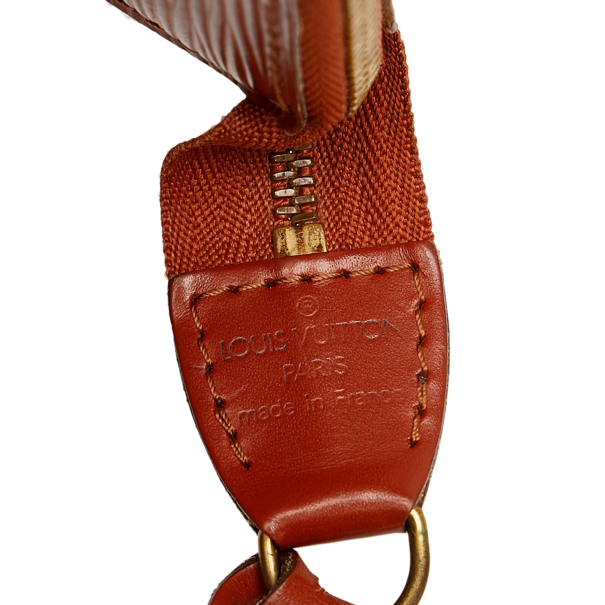 Louis Vuitton Epi Pochette Accessoires (SHG-28790)