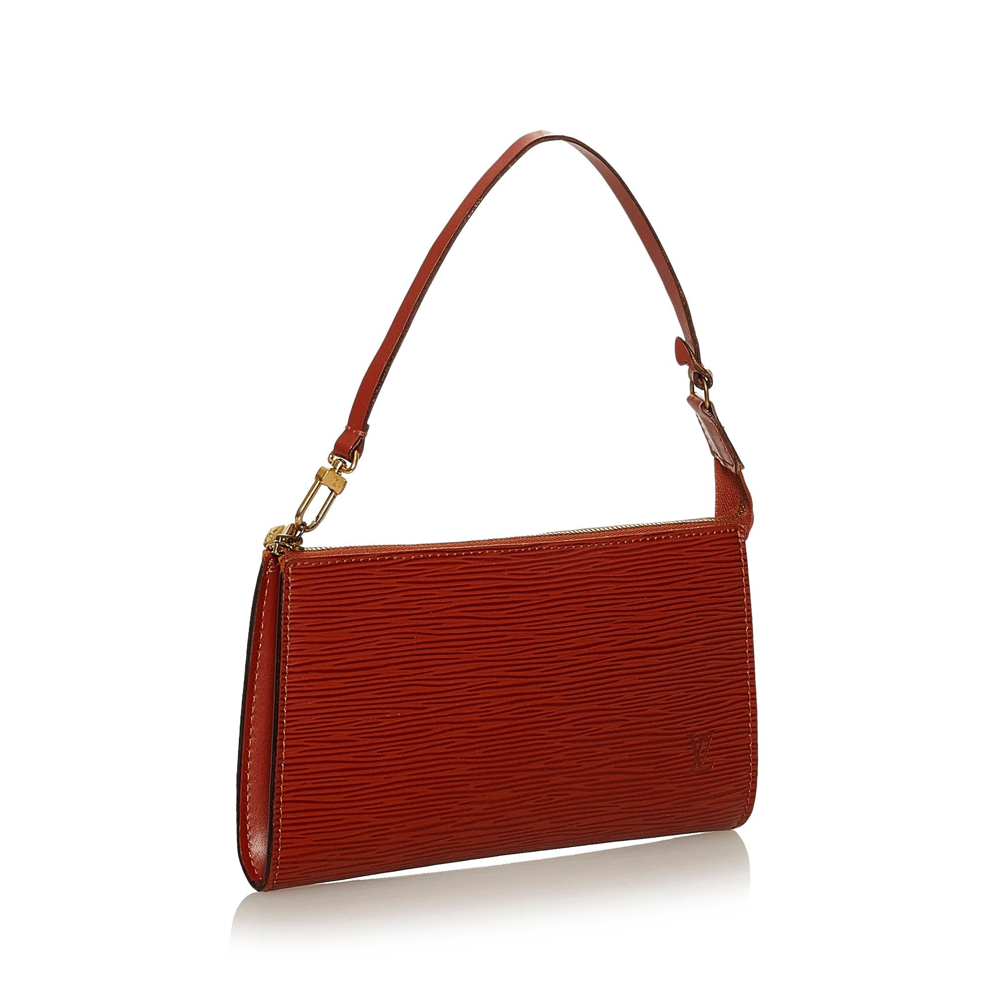 Louis Vuitton Epi Pochette Accessoires (SHG-28790)