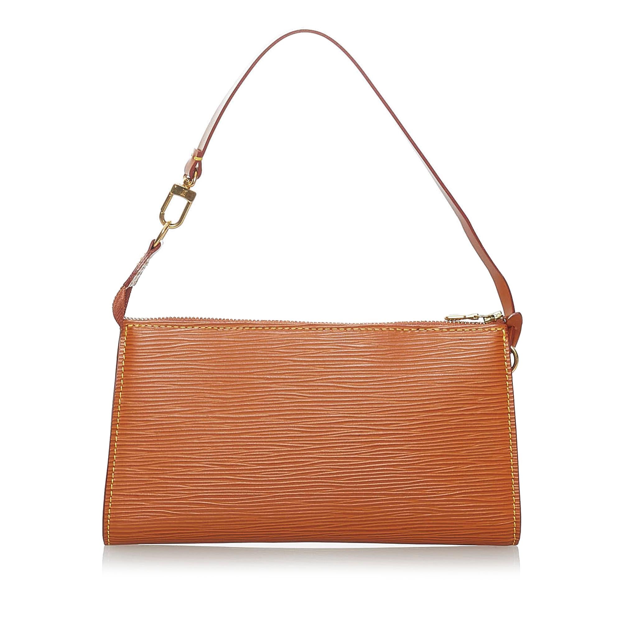 Louis Vuitton Epi Pochette Accessoires (SHG-29923)