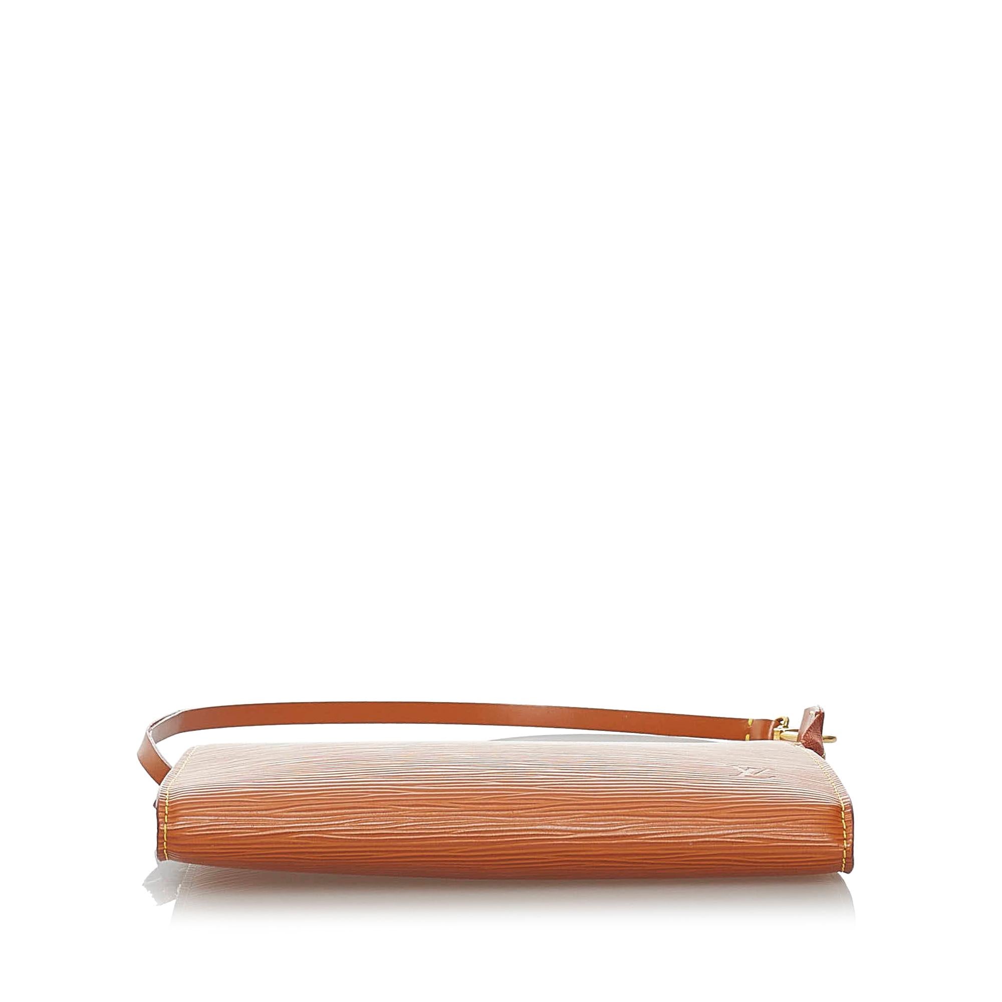 Louis Vuitton Epi Pochette Accessoires (SHG-29923)