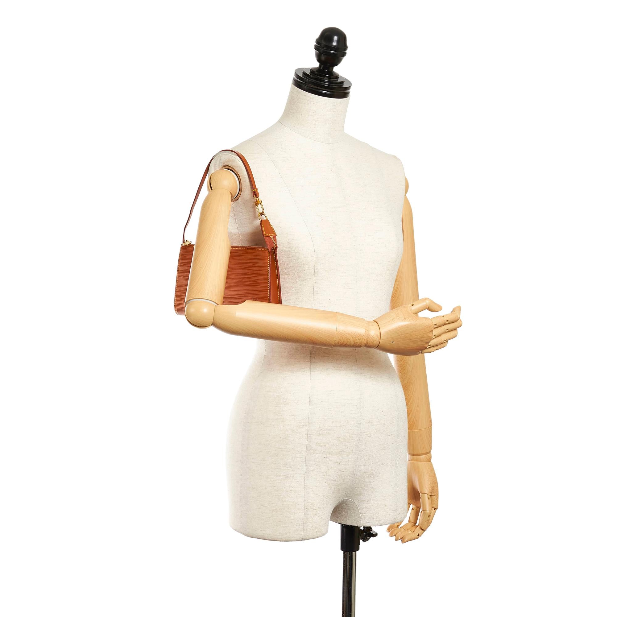 Louis Vuitton Epi Pochette Accessoires (SHG-29923)