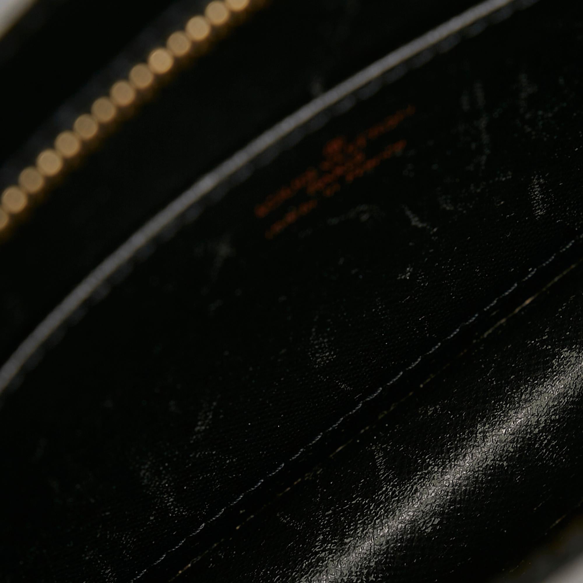 Louis Vuitton Epi Pochette Homme (SHG-32621)