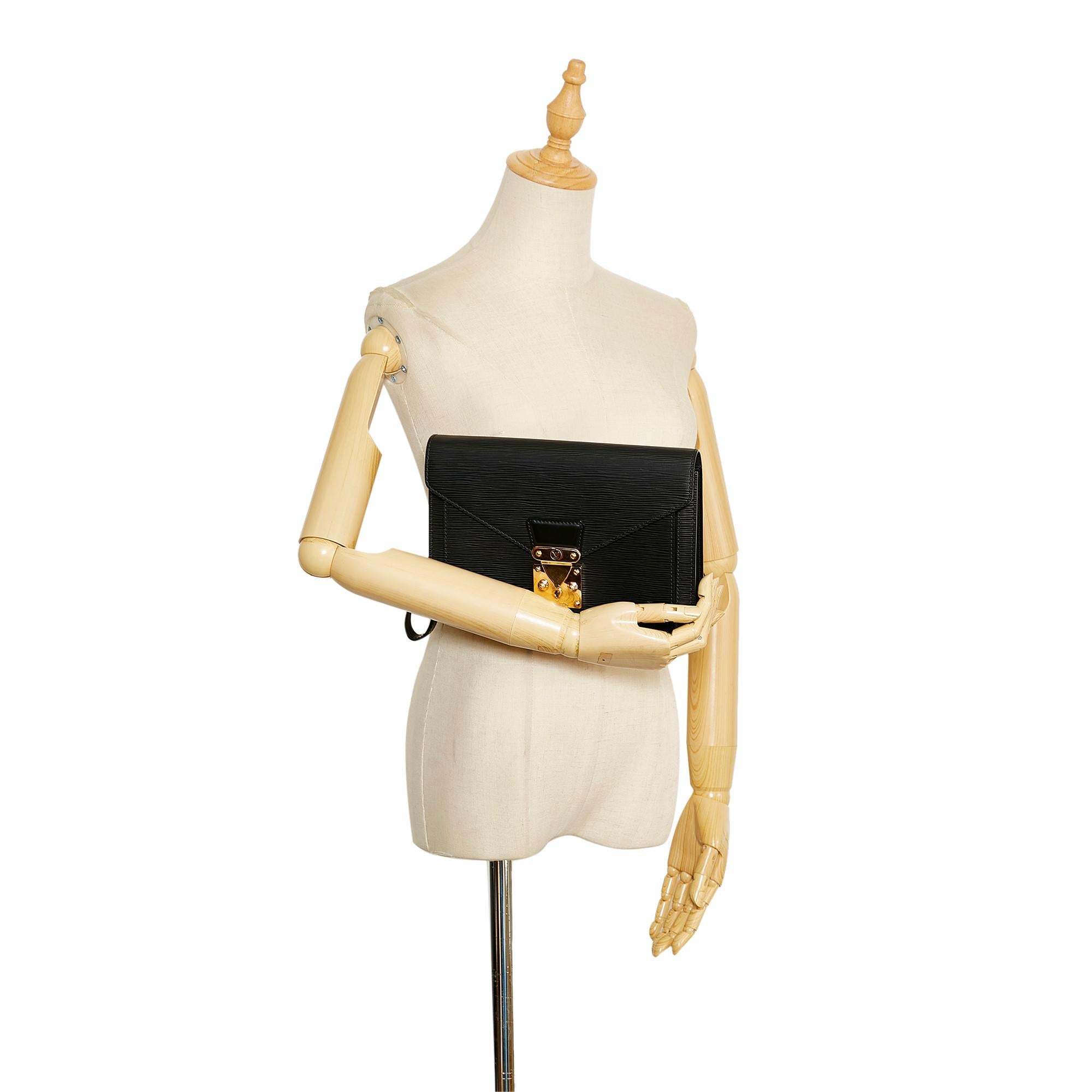 Louis Vuitton Epi Pochette Sellier Dragonne (SHG-7BXL7J)