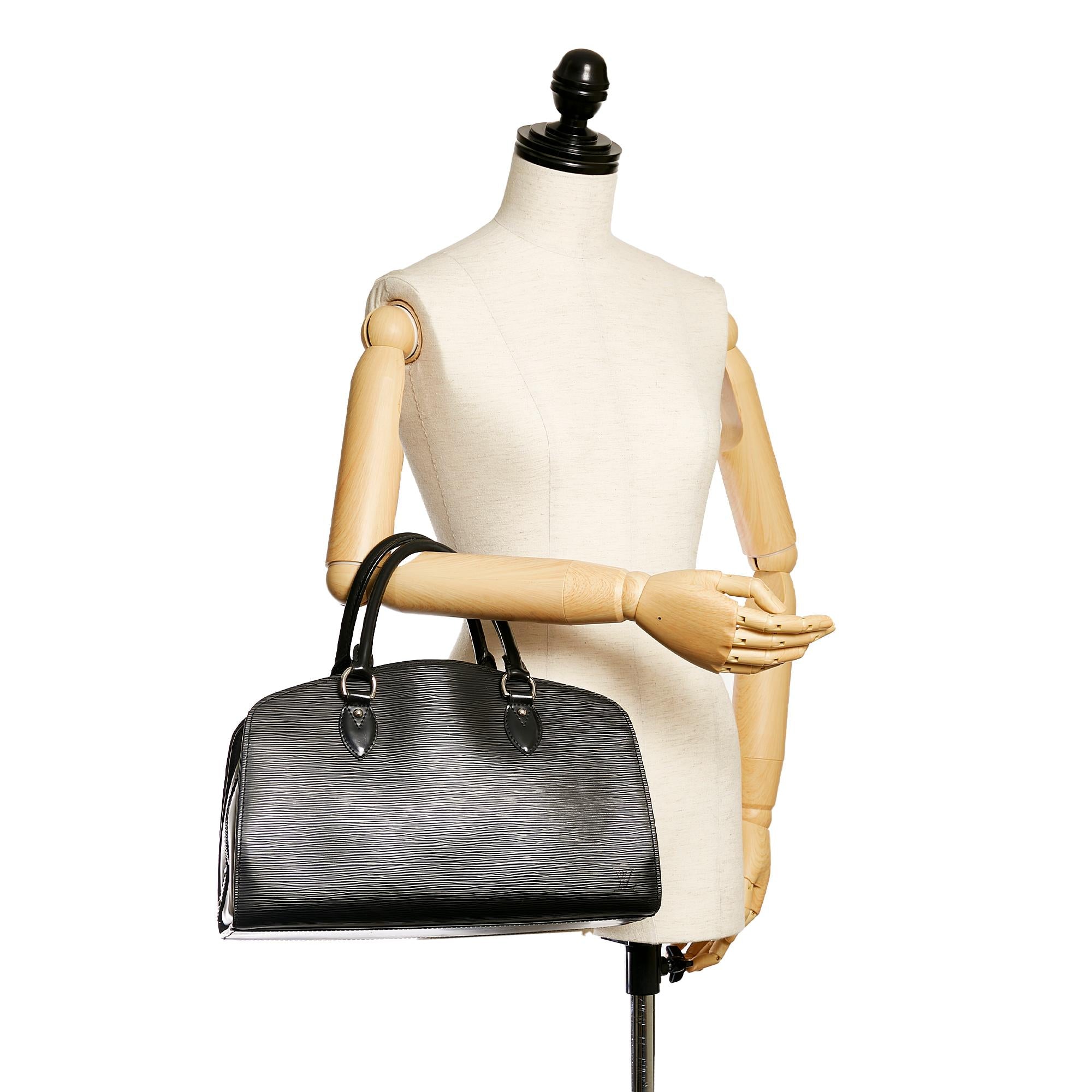 Louis Vuitton Epi Pont Neuf PM (SHG-28274)