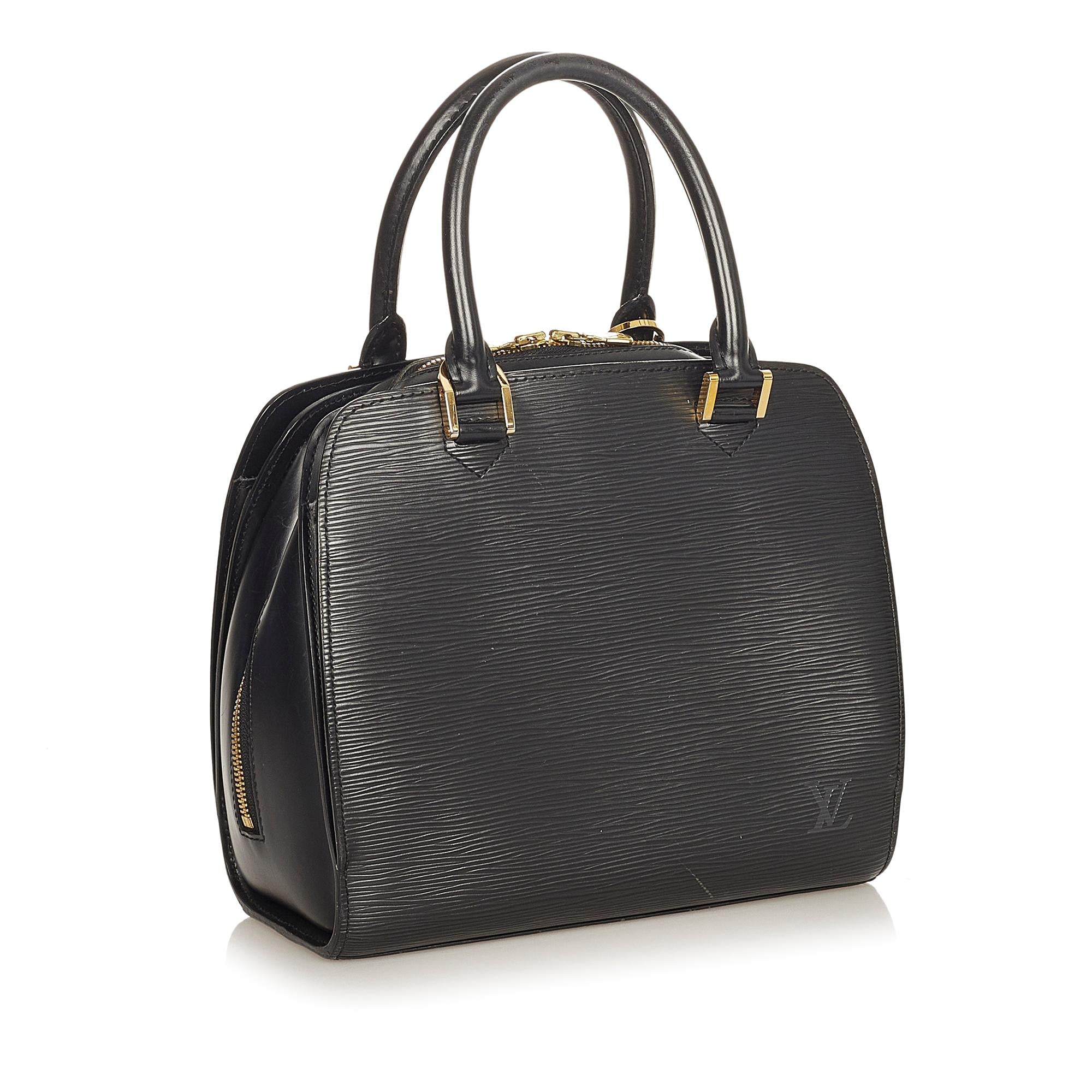 Louis Vuitton Epi Pont Neuf (SHG-24978)