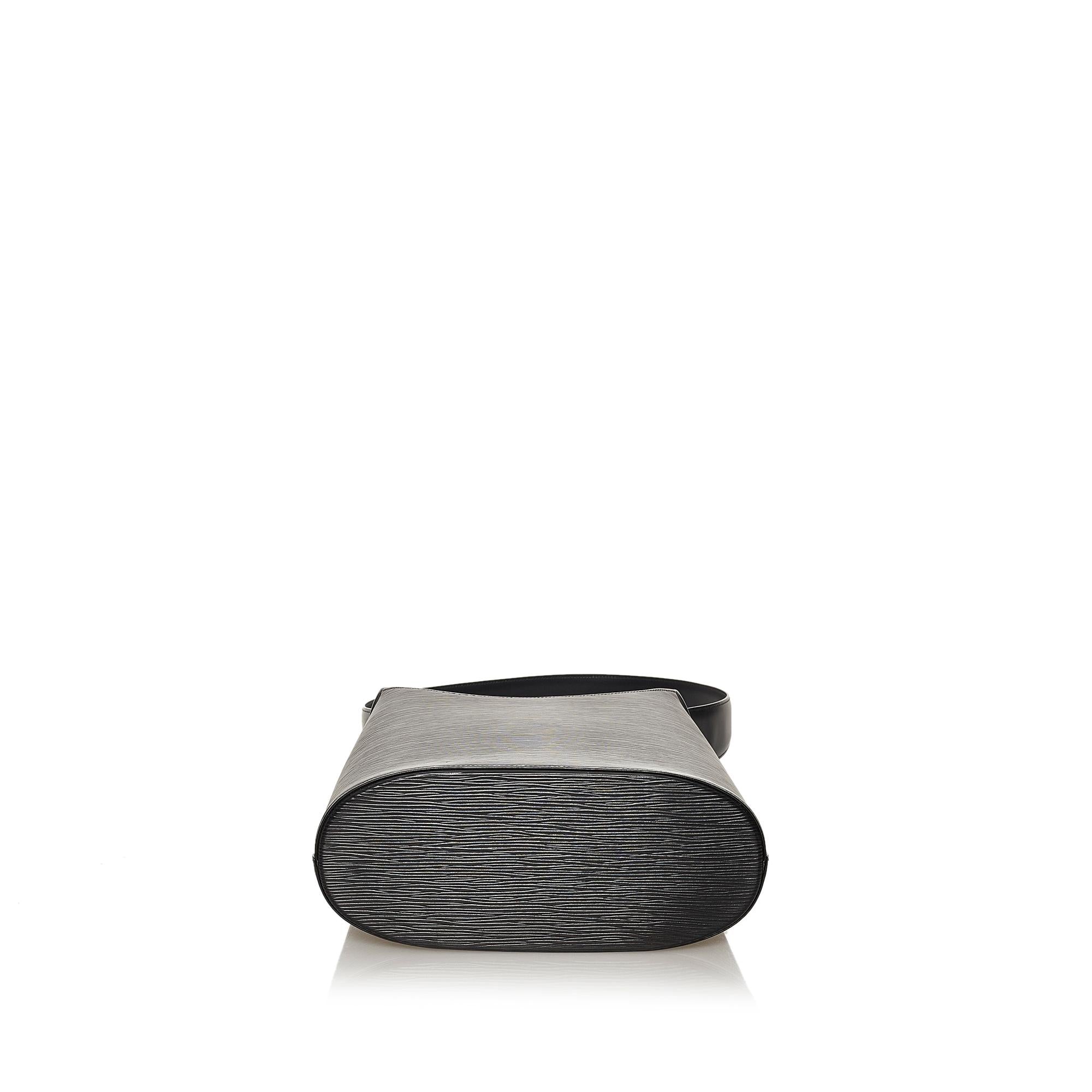 Louis Vuitton Epi Sac Verseau (SHG-28347)