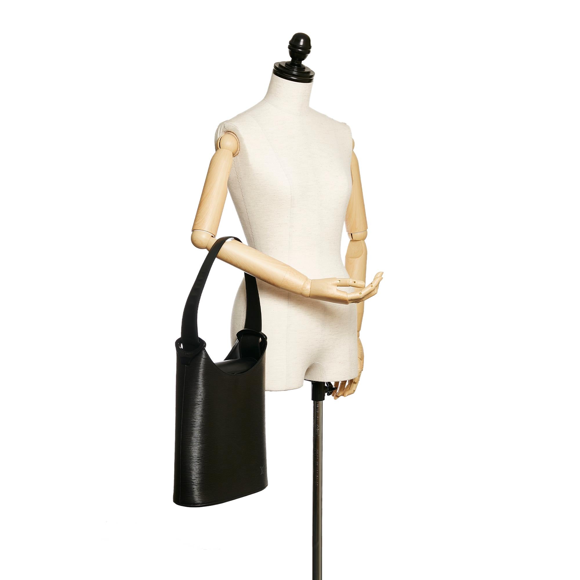 Louis Vuitton Epi Sac Verseau (SHG-28347)