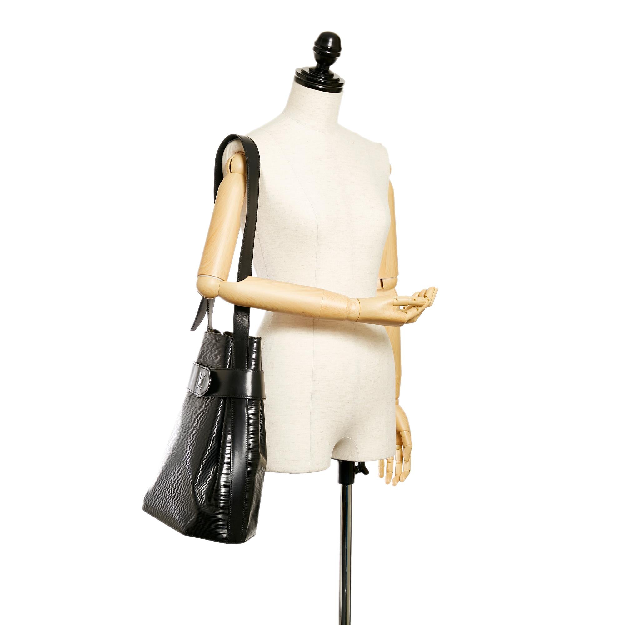 Louis Vuitton Epi Sac dEpaule (SHG-27510)