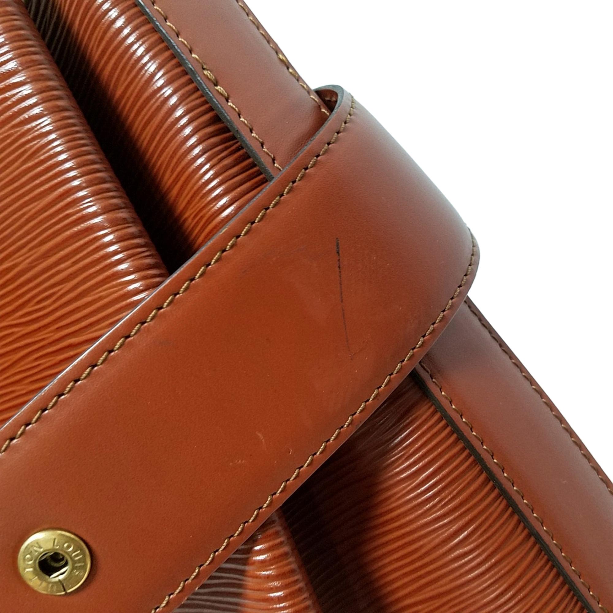 Louis Vuitton Epi Sac dEpaule (SHG-28269)