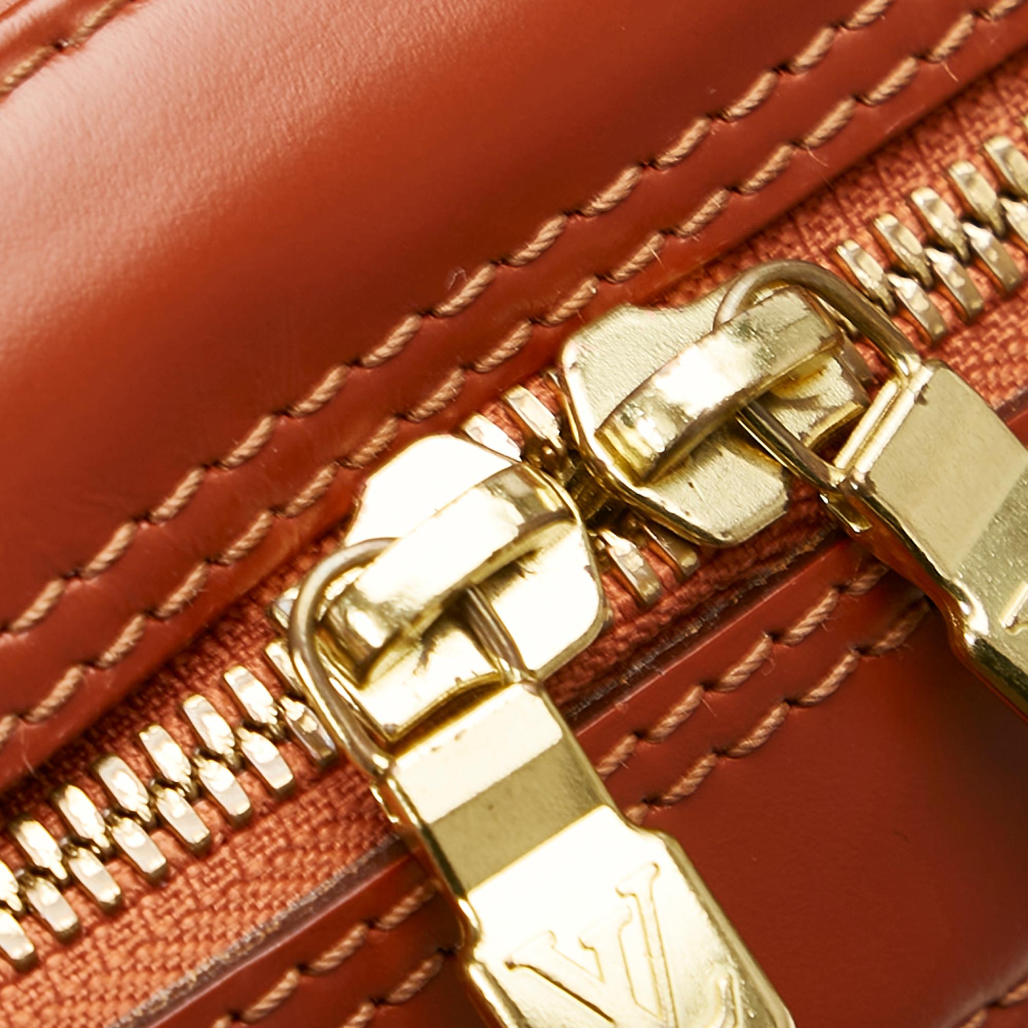 Louis Vuitton Epi Voltaire (SHG-26490)