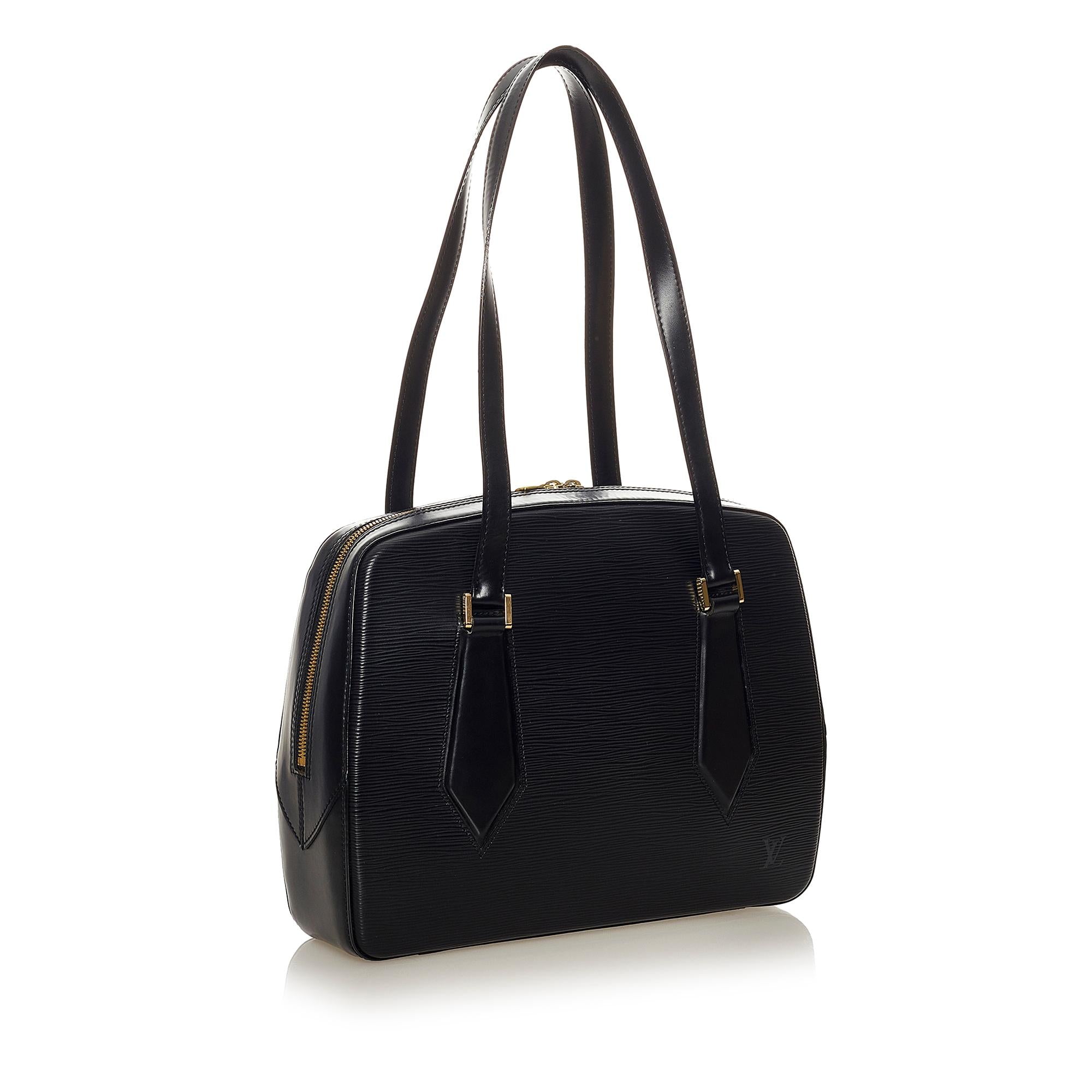 Louis Vuitton Epi Voltaire (SHG-28024)