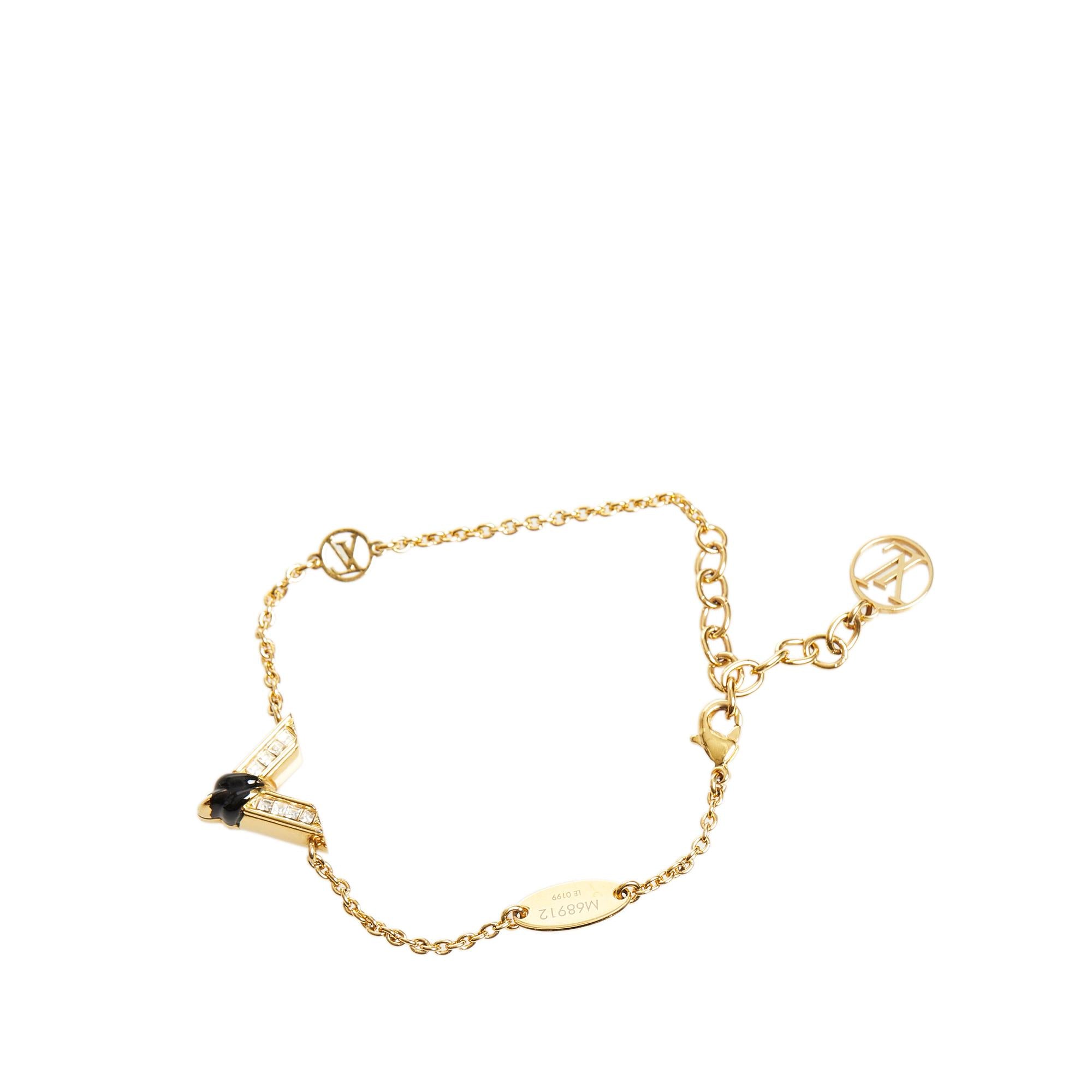 Louis Vuitton Essential V Bracelet (SHG-31478)